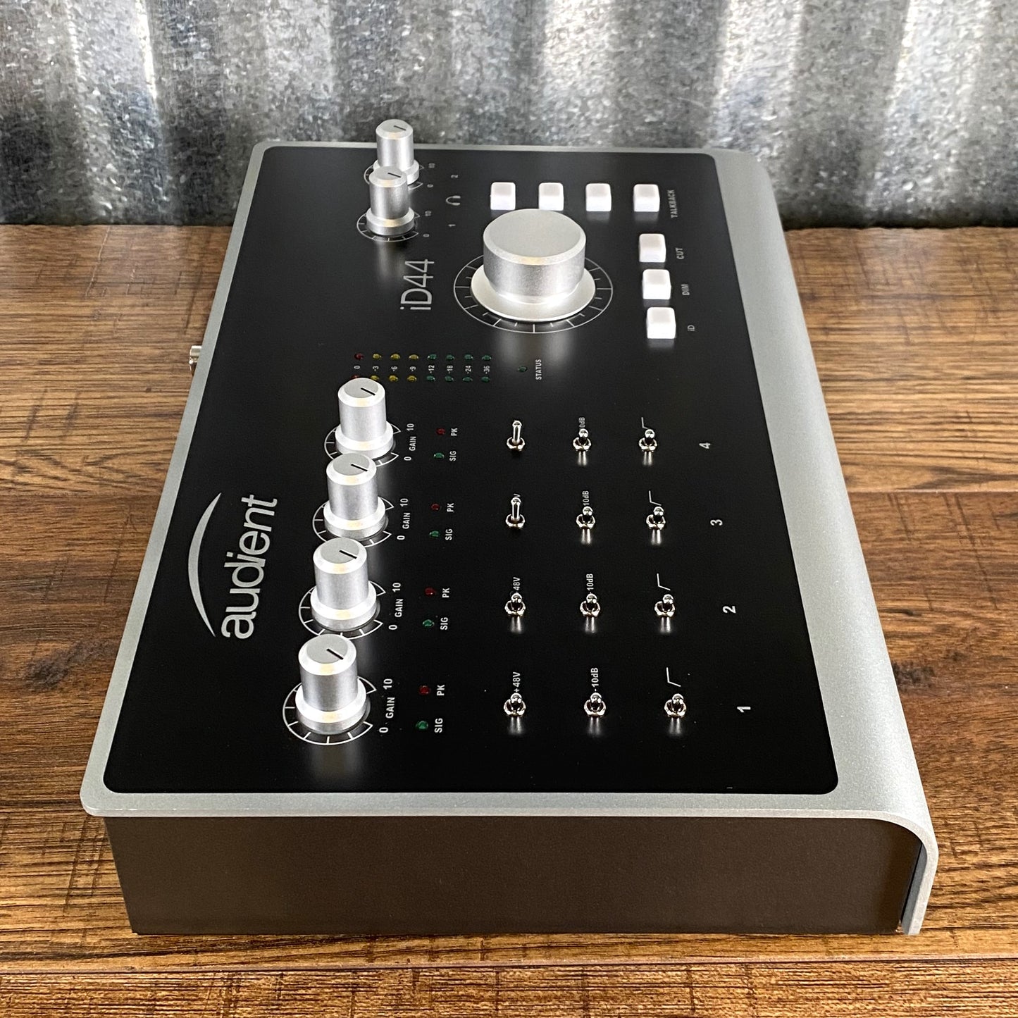 Audient ID44 20 In 24 Out Recording Audio Interface