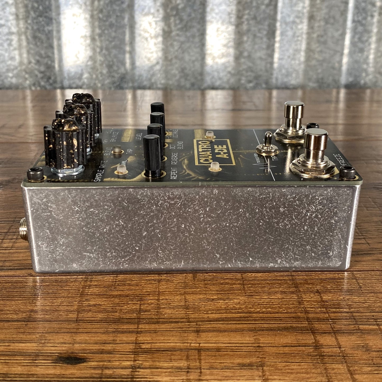 Manecolabs Cuatro A-DE 4AD Delay Freeze Reverse Pitch Guitar Effect Pedal Used