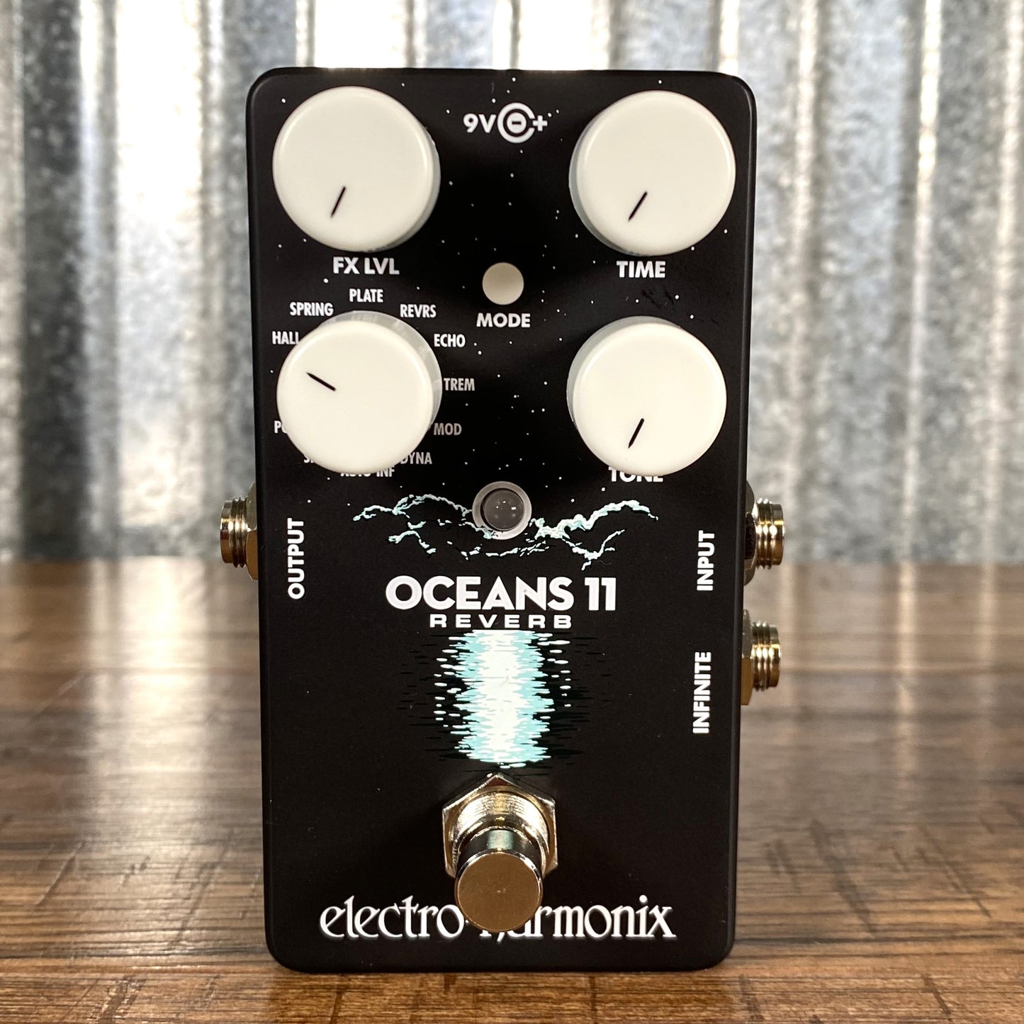 Electro-Harmonix EHX Oceans 11 Reverb Guitar Effect Pedal