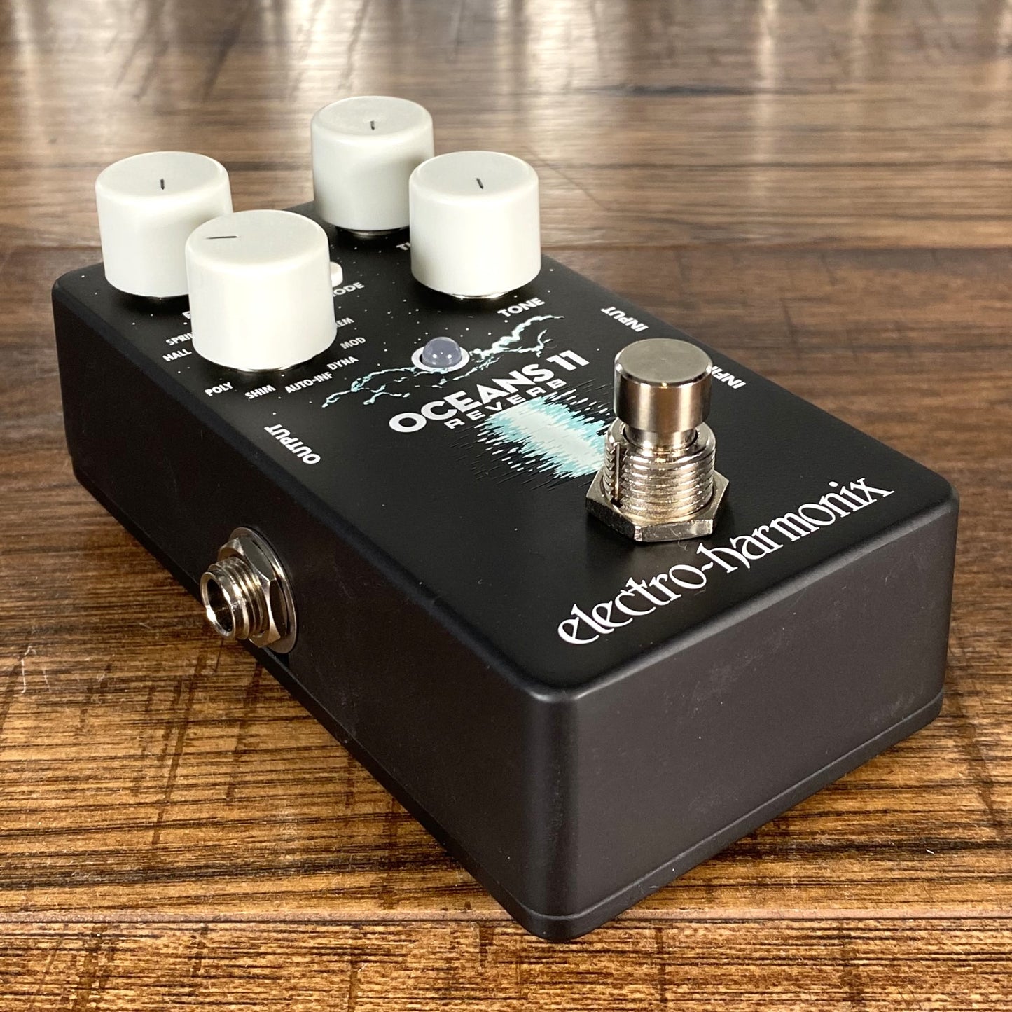 Electro-Harmonix EHX Oceans 11 Reverb Guitar Effect Pedal