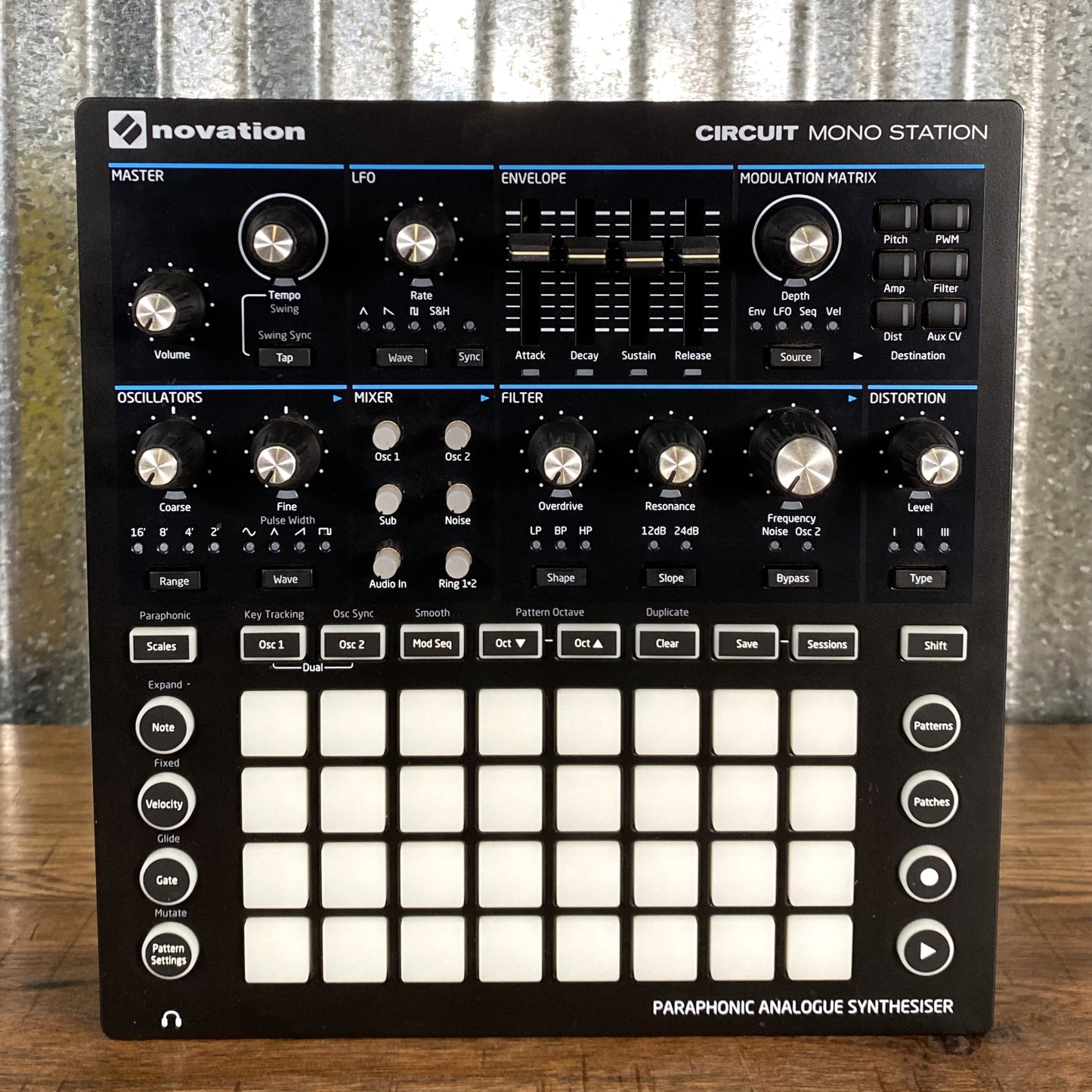 Novation Circuit Mono Station Paraphonic Analogue Synthesizer Sequencer Used