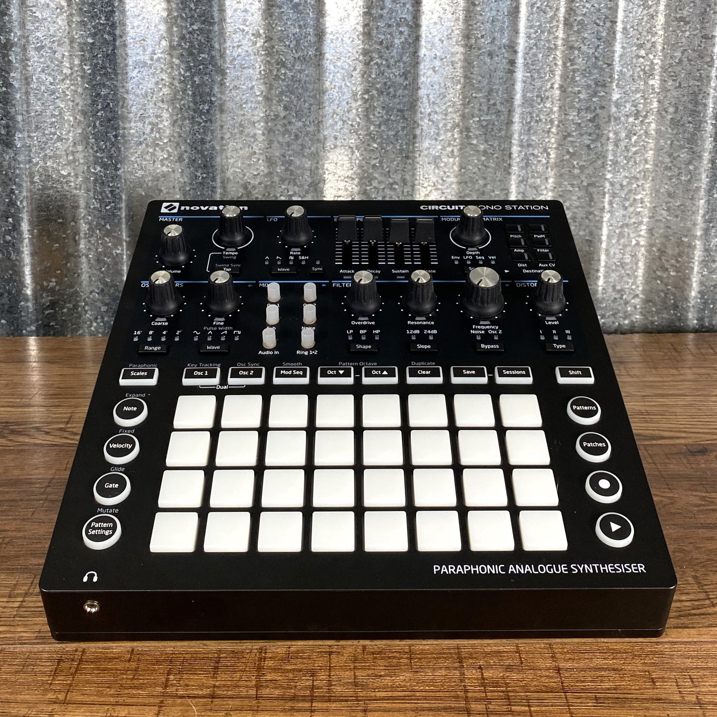 Novation Circuit Mono Station Paraphonic Analogue Synthesizer Sequencer Used