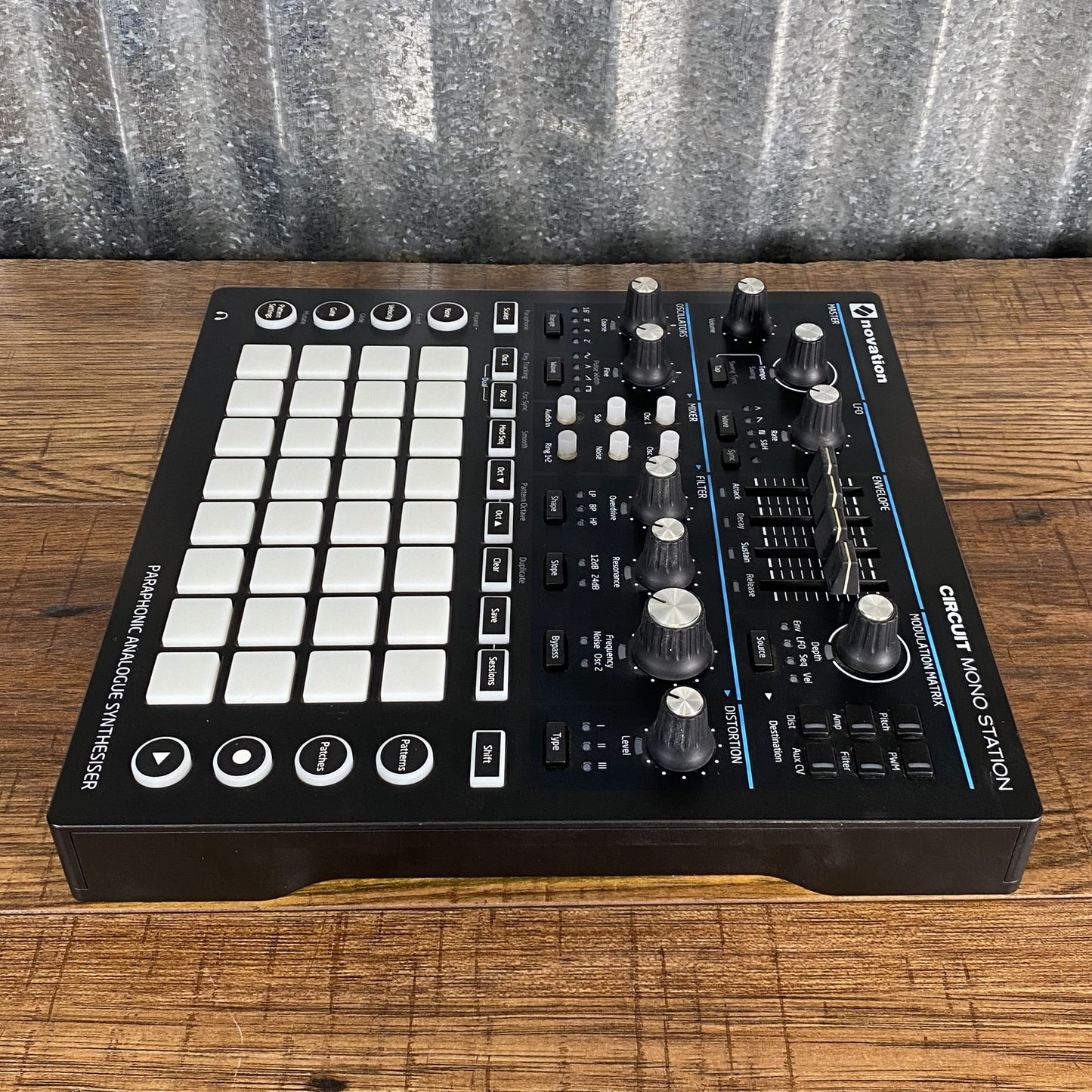 Novation Circuit Mono Station Paraphonic Analogue Synthesizer Sequencer Used