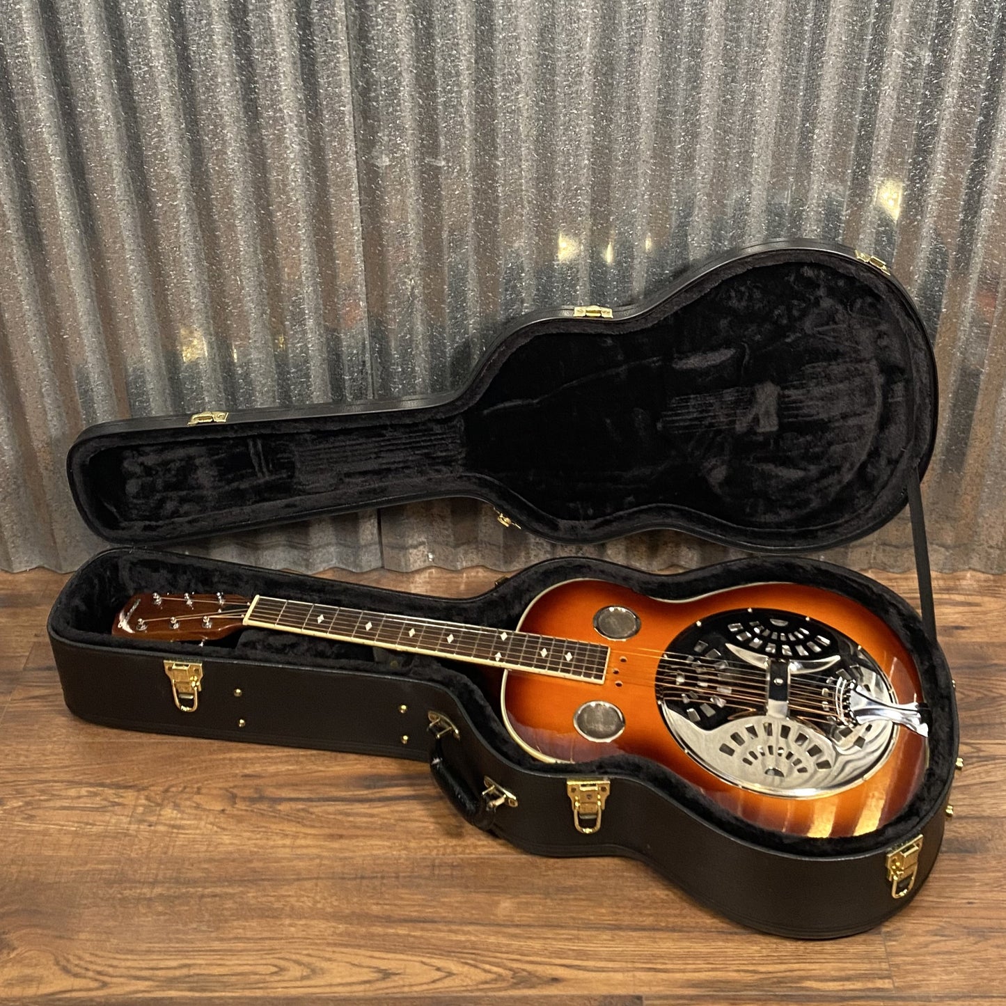Savannah SR-200 Round Neck Sunburst Resonator Guitar & Case #0001 Used