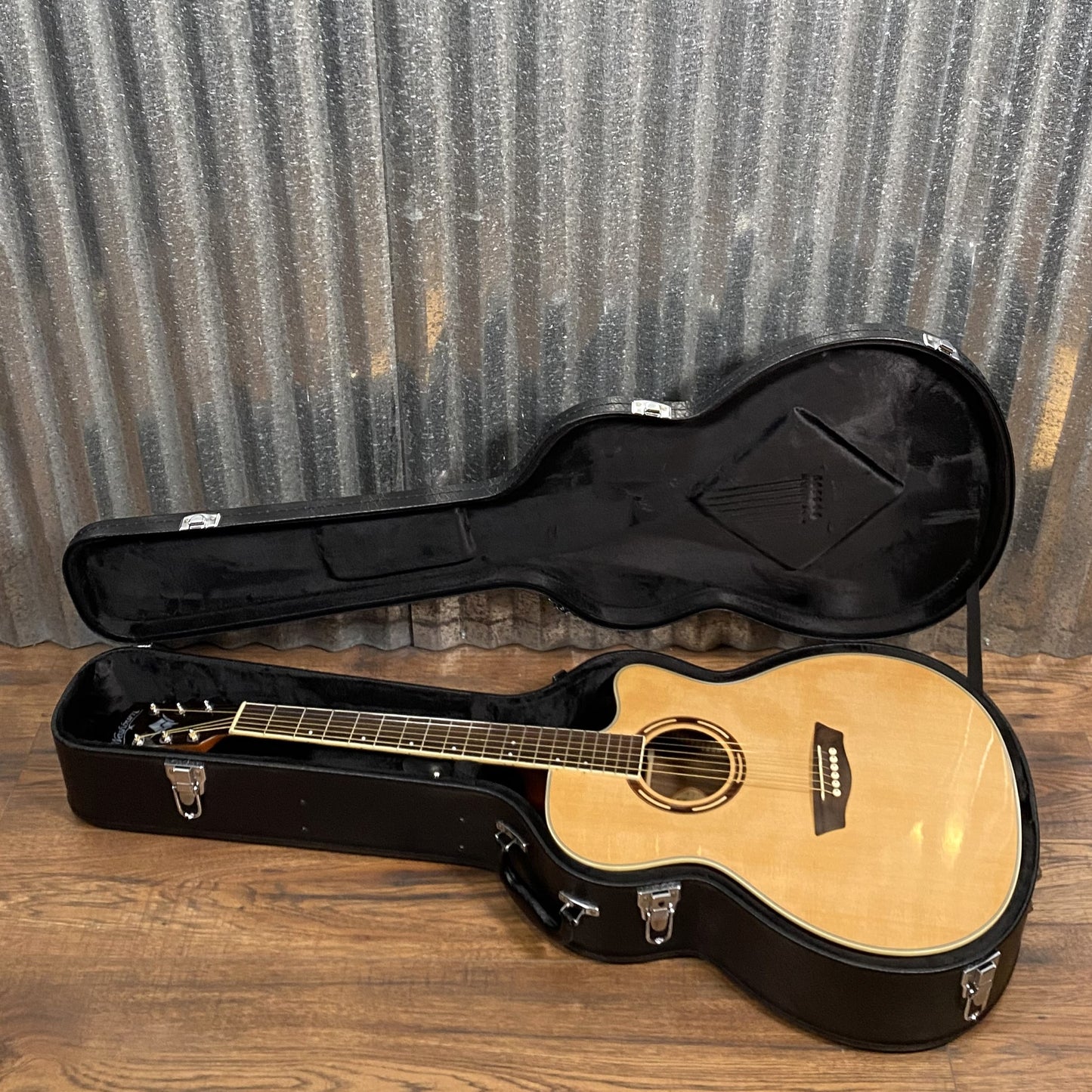 Washburn AG20CEK Cutaway Acoustic Electric Guitar Natural & Case #0125 Used