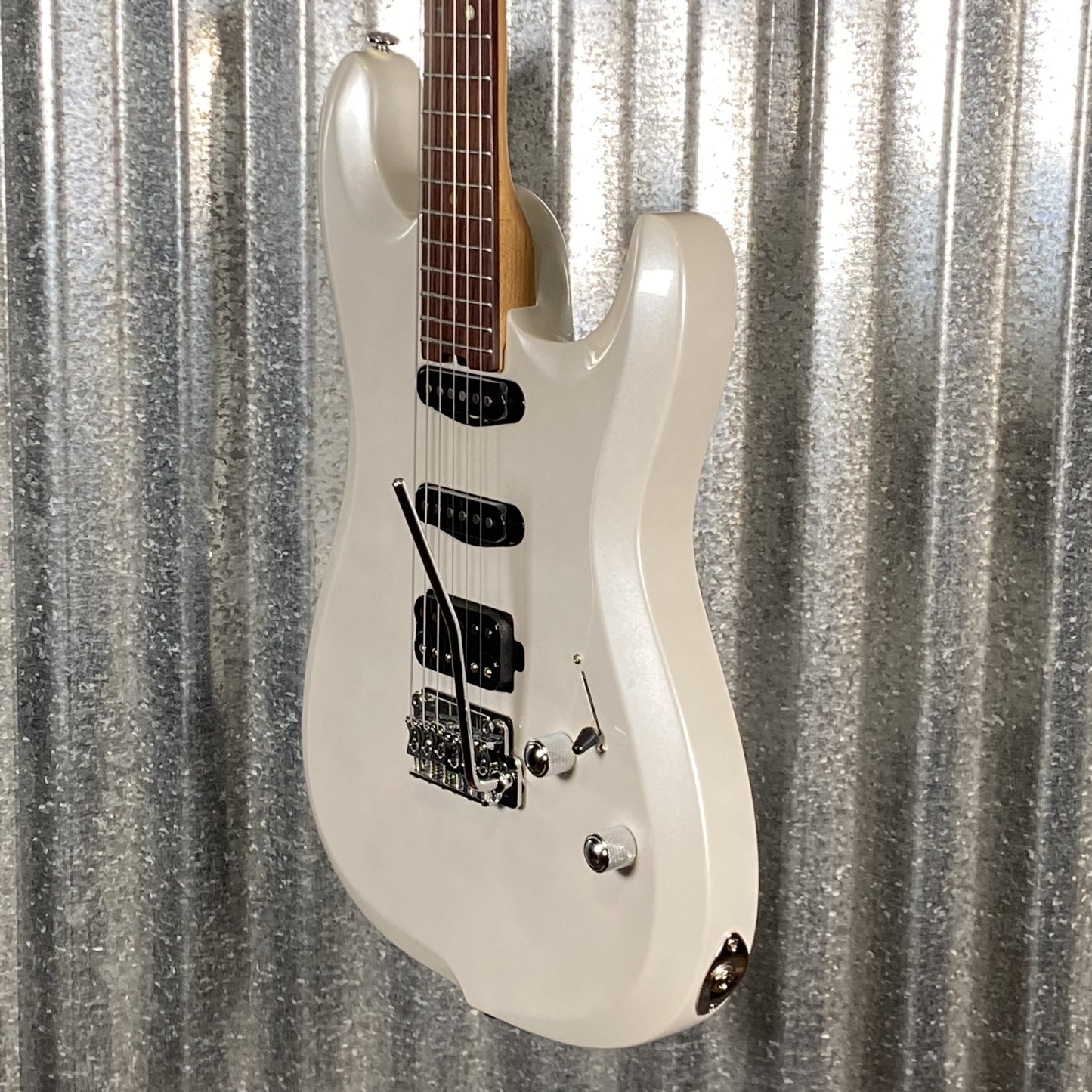 Musi Capricorn Fusion HSS Superstrat Pearl White Guitar #0135 Used