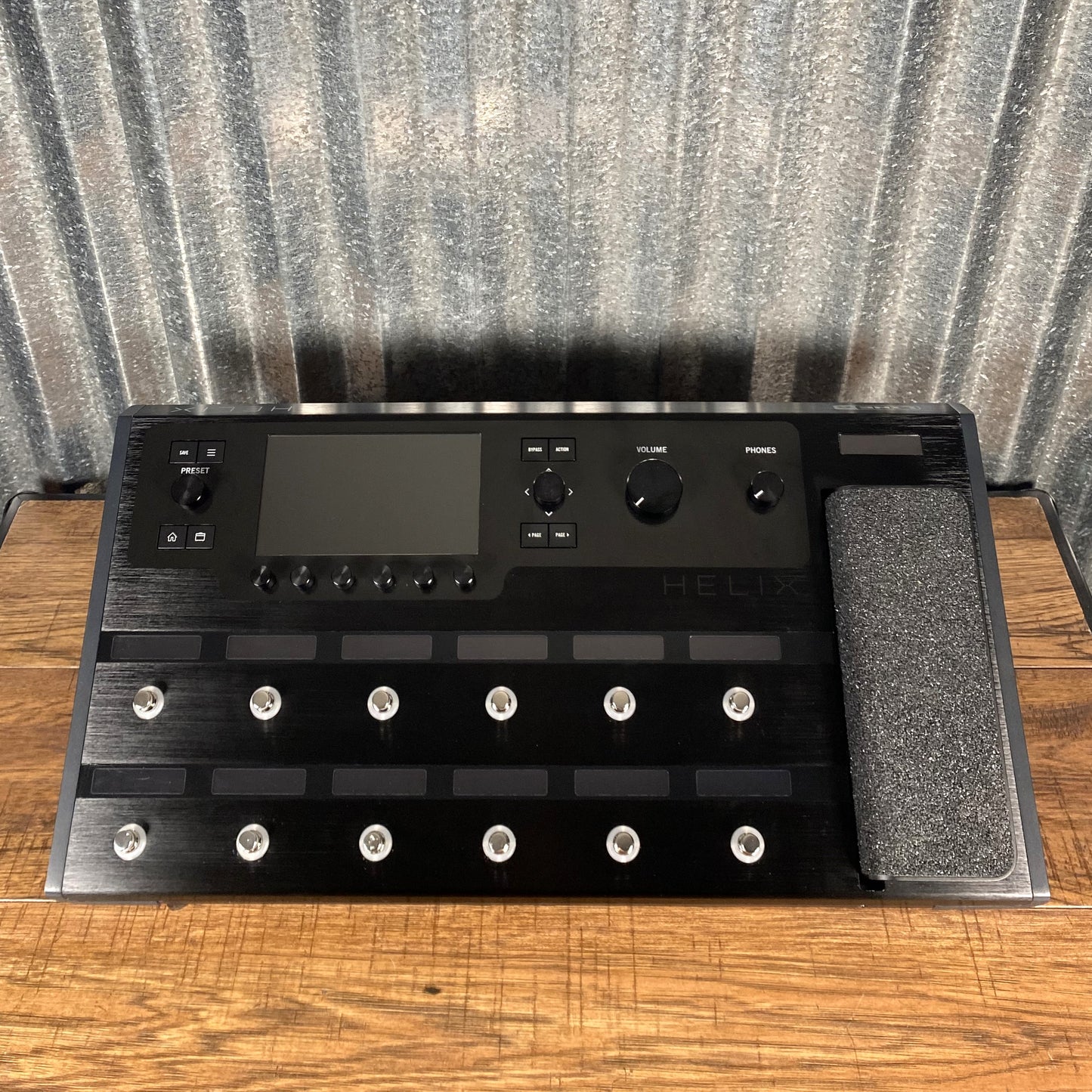 Line 6 Helix Floor Guitar & Bass Multi Effect Pedal Used