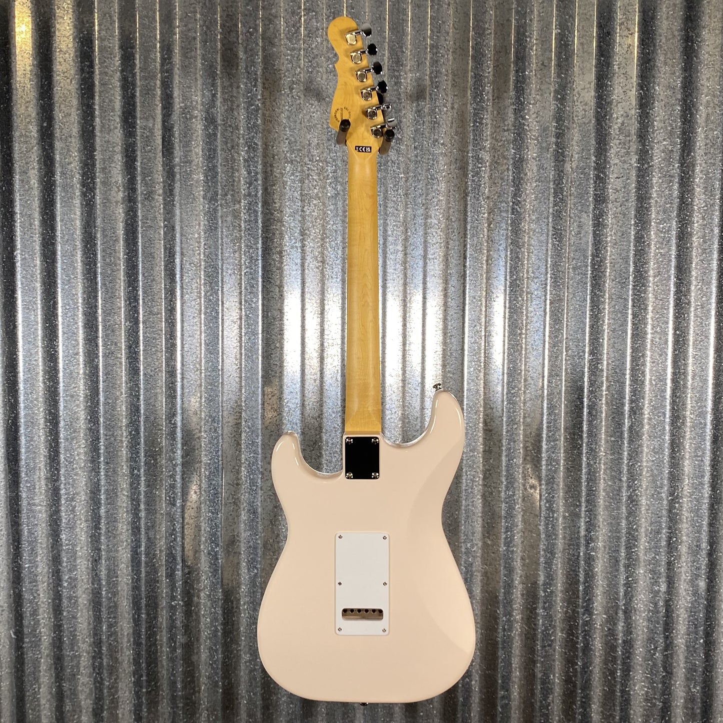 G&L Tribute Legacy White Guitar #2889 Used