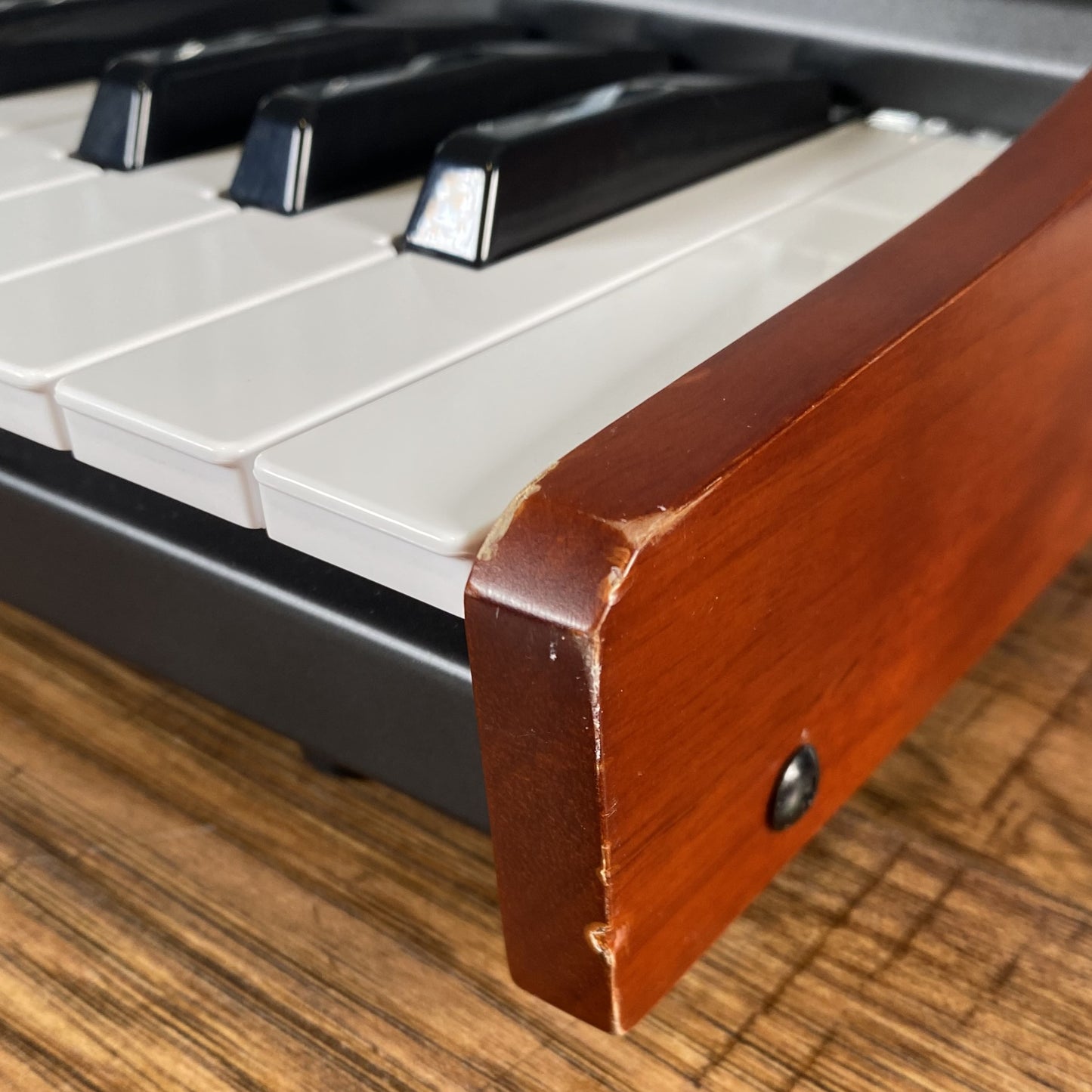 Behringer Deepmind 6 Voice Polyphonic Keyboard Synthesizer Used