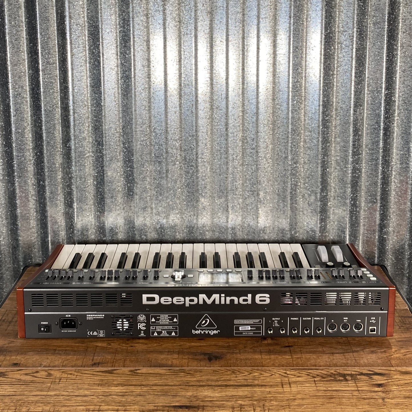 Behringer Deepmind 6 Voice Polyphonic Keyboard Synthesizer Used