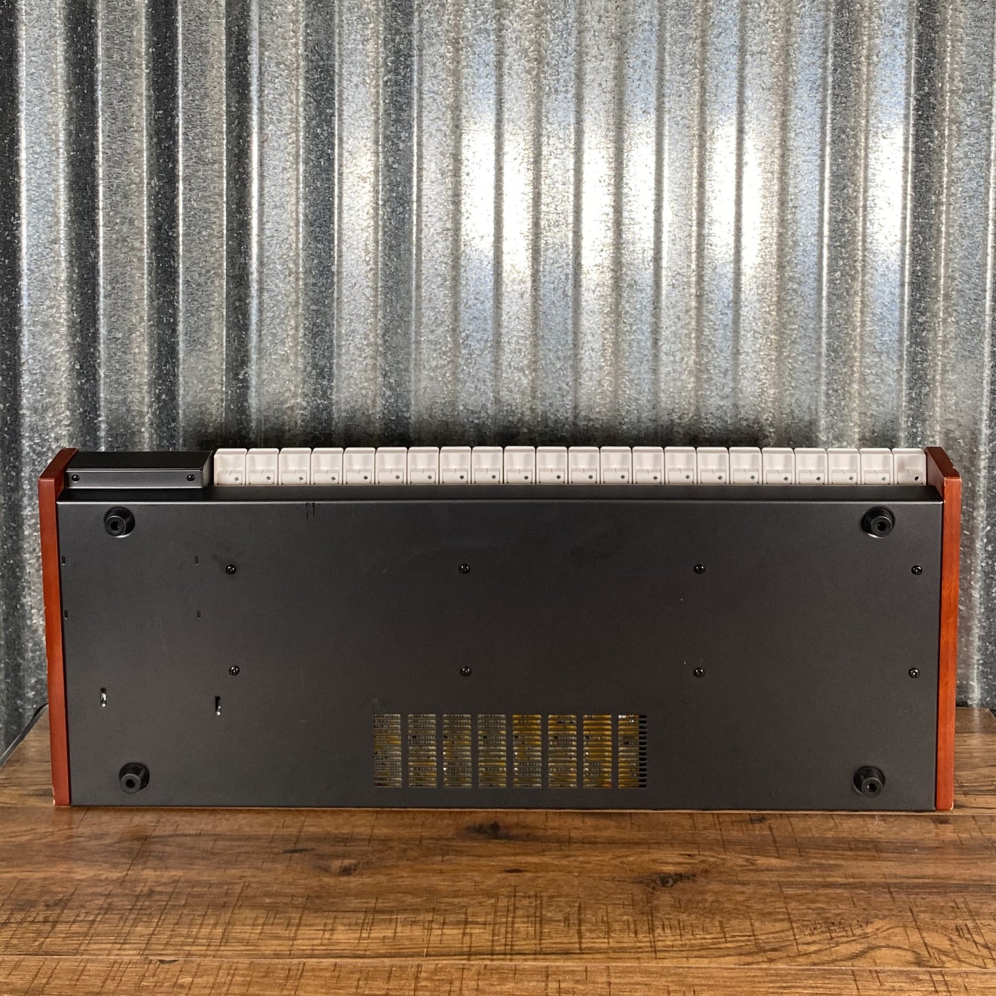 Behringer Deepmind 6 Voice Polyphonic Keyboard Synthesizer Used