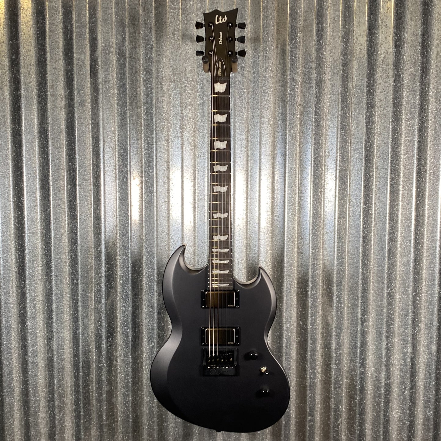 ESP LTD Viper-1000 Evertune Charcoal Metallic Satin EMG Guitar LVIPER1000ETCHMS #1018 Used