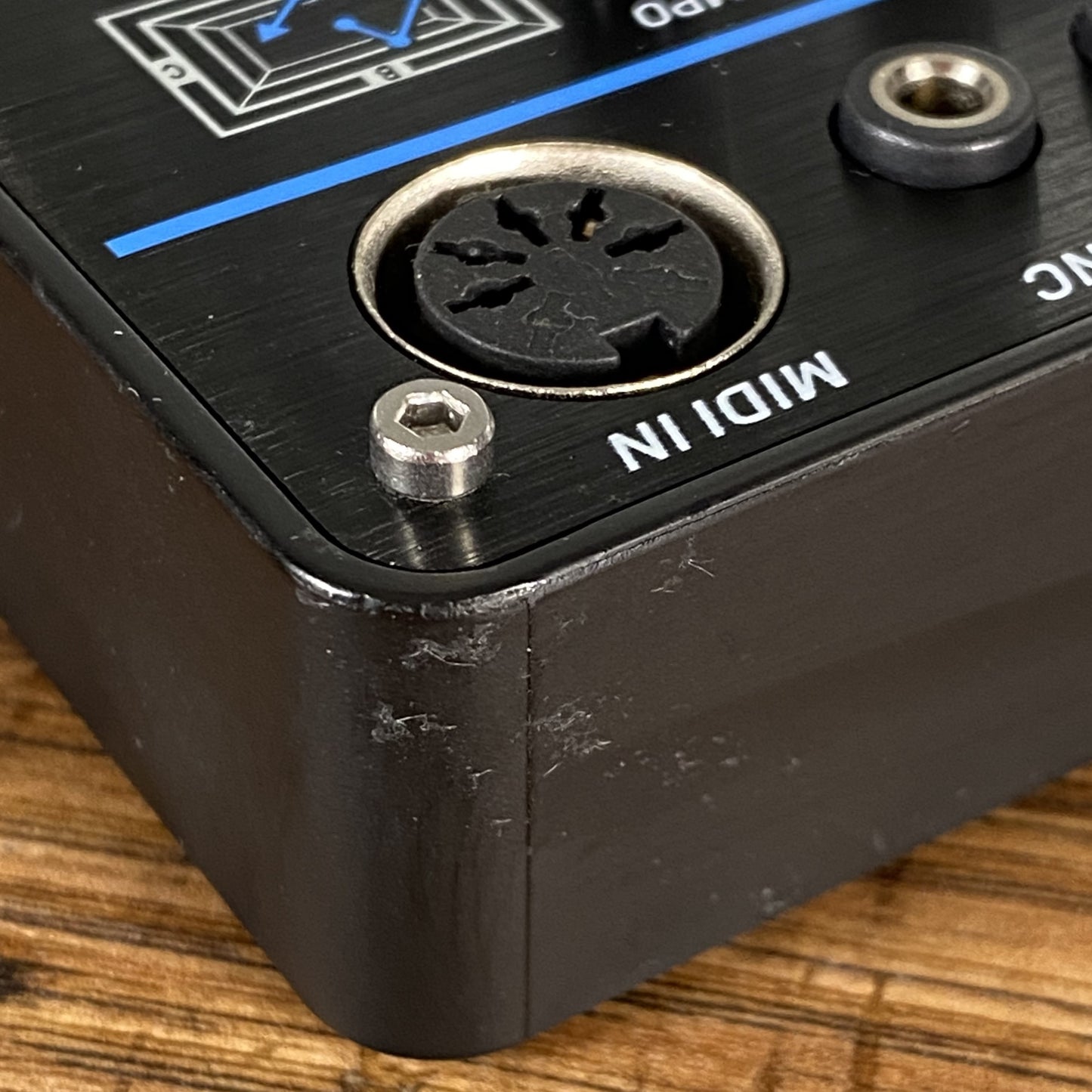 Behringer Pro VS Mini 5 Voice Hybrid Vector Synthesizer Used