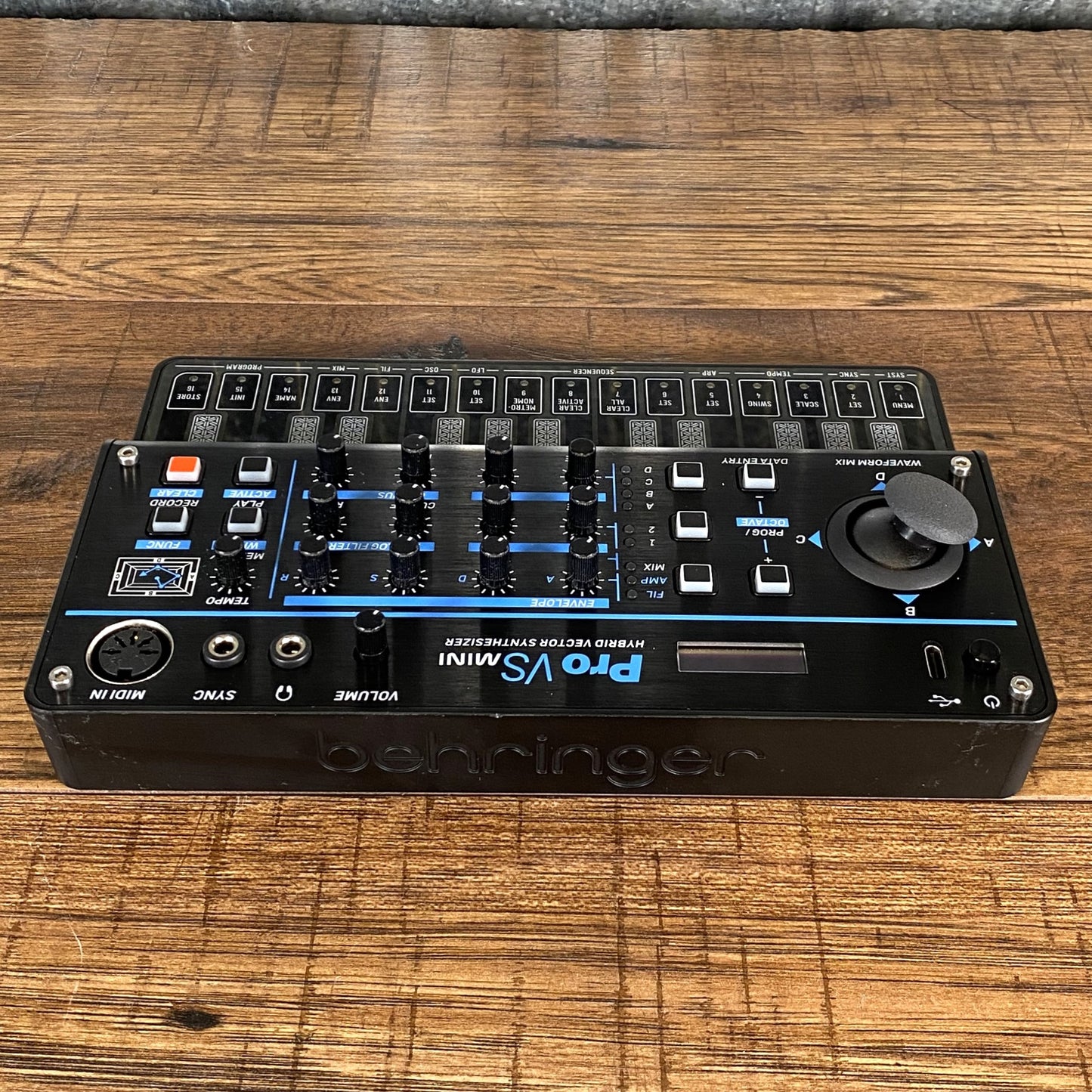 Behringer Pro VS Mini 5 Voice Hybrid Vector Synthesizer Used