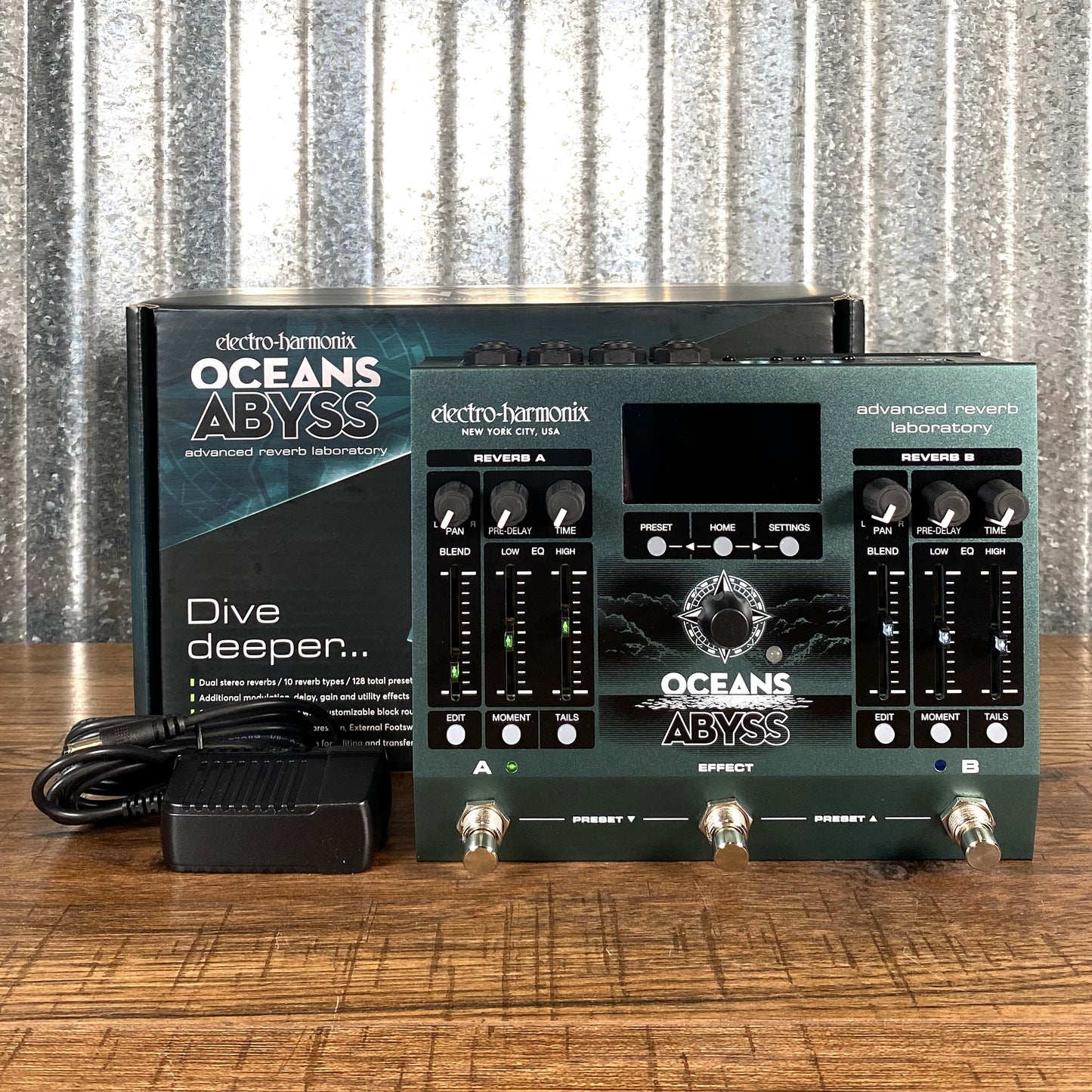 Electro-Harmonix EHX Oceans Abyss Advanced Reverb Laboratory Guitar Effect Pedal
