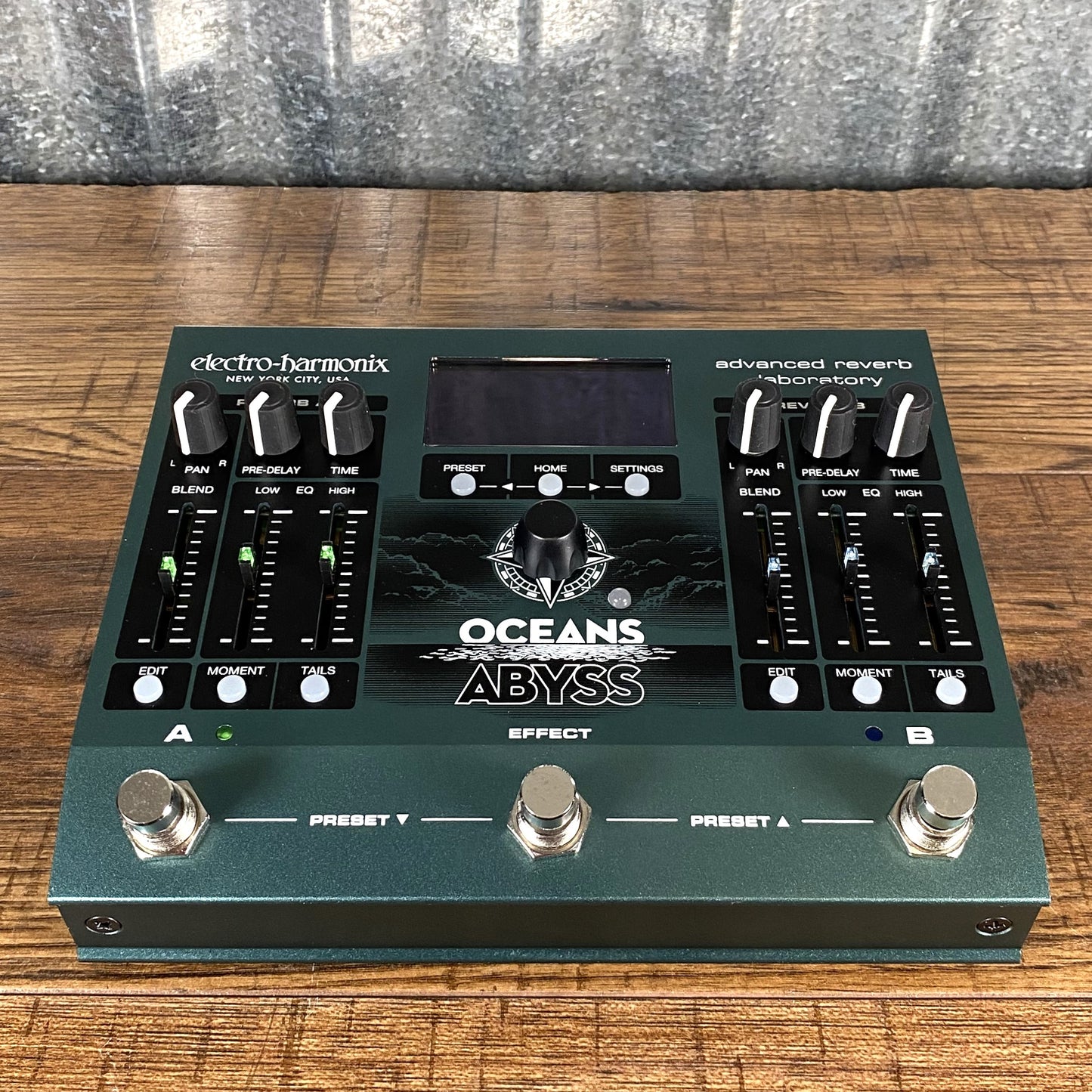Electro-Harmonix EHX Oceans Abyss Advanced Reverb Laboratory Guitar Effect Pedal