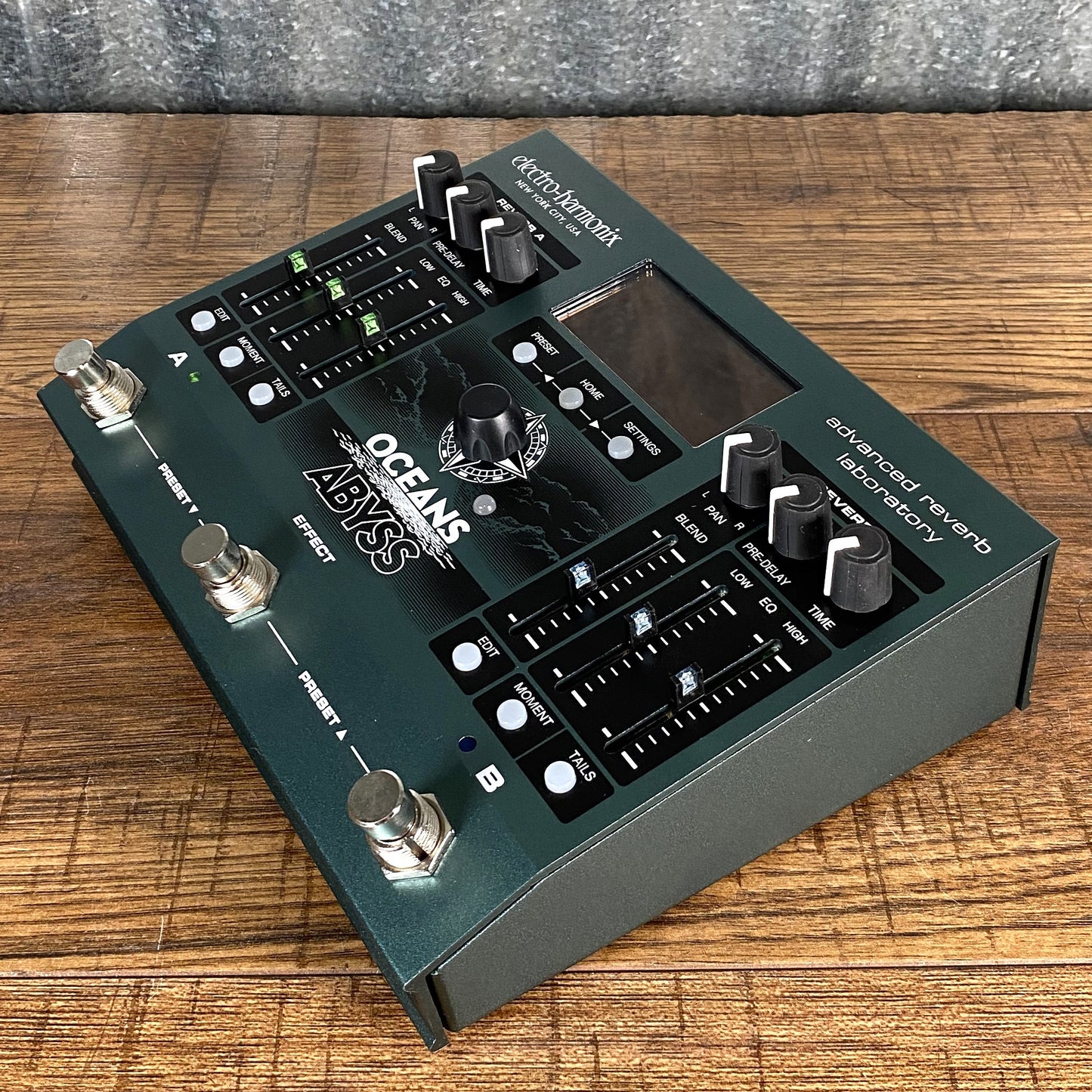 Electro-Harmonix EHX Oceans Abyss Advanced Reverb Laboratory Guitar Effect Pedal