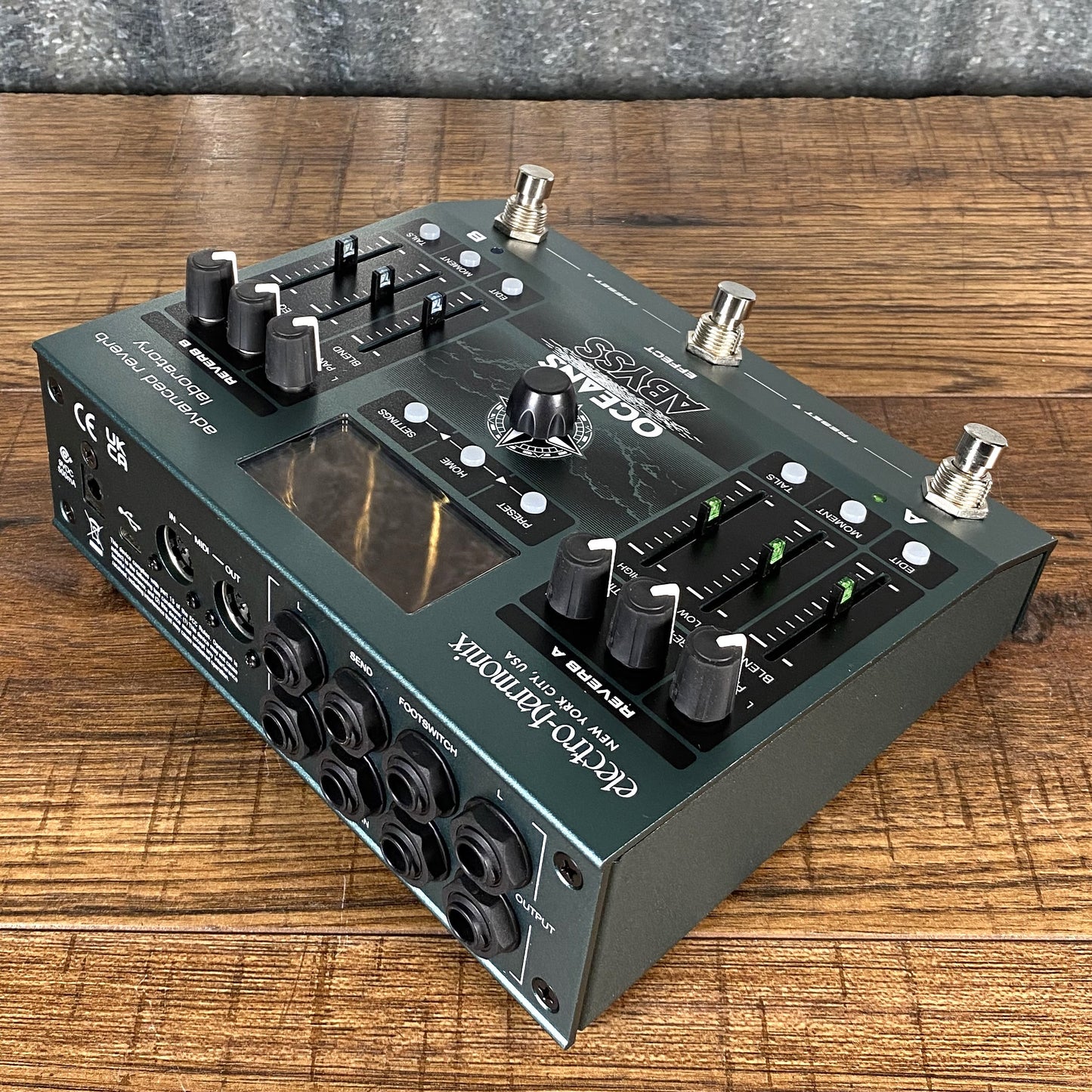 Electro-Harmonix EHX Oceans Abyss Advanced Reverb Laboratory Guitar Effect Pedal