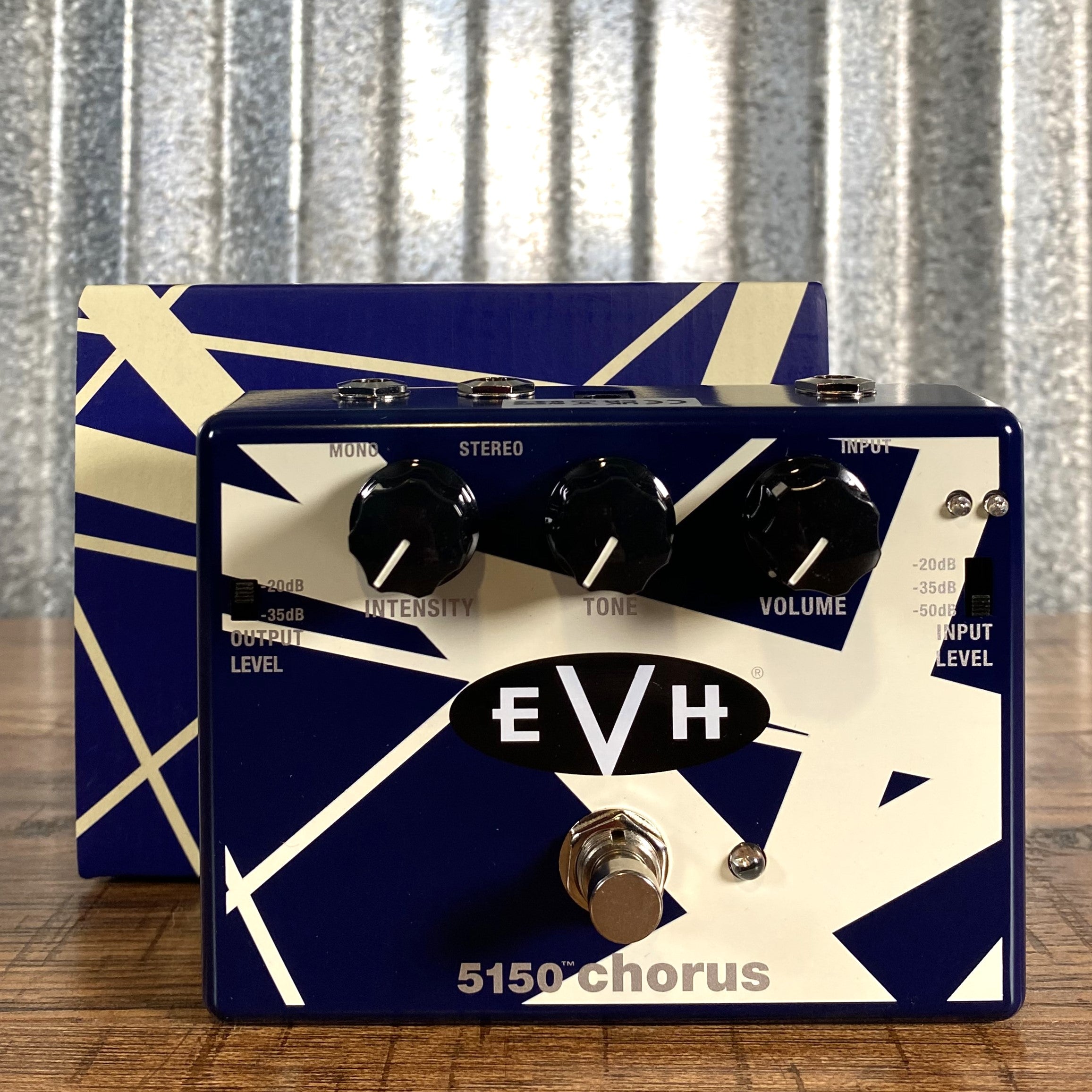 evh 5150 chorus pedal MXR EVH30 EVH 5150 Chorus Pedal