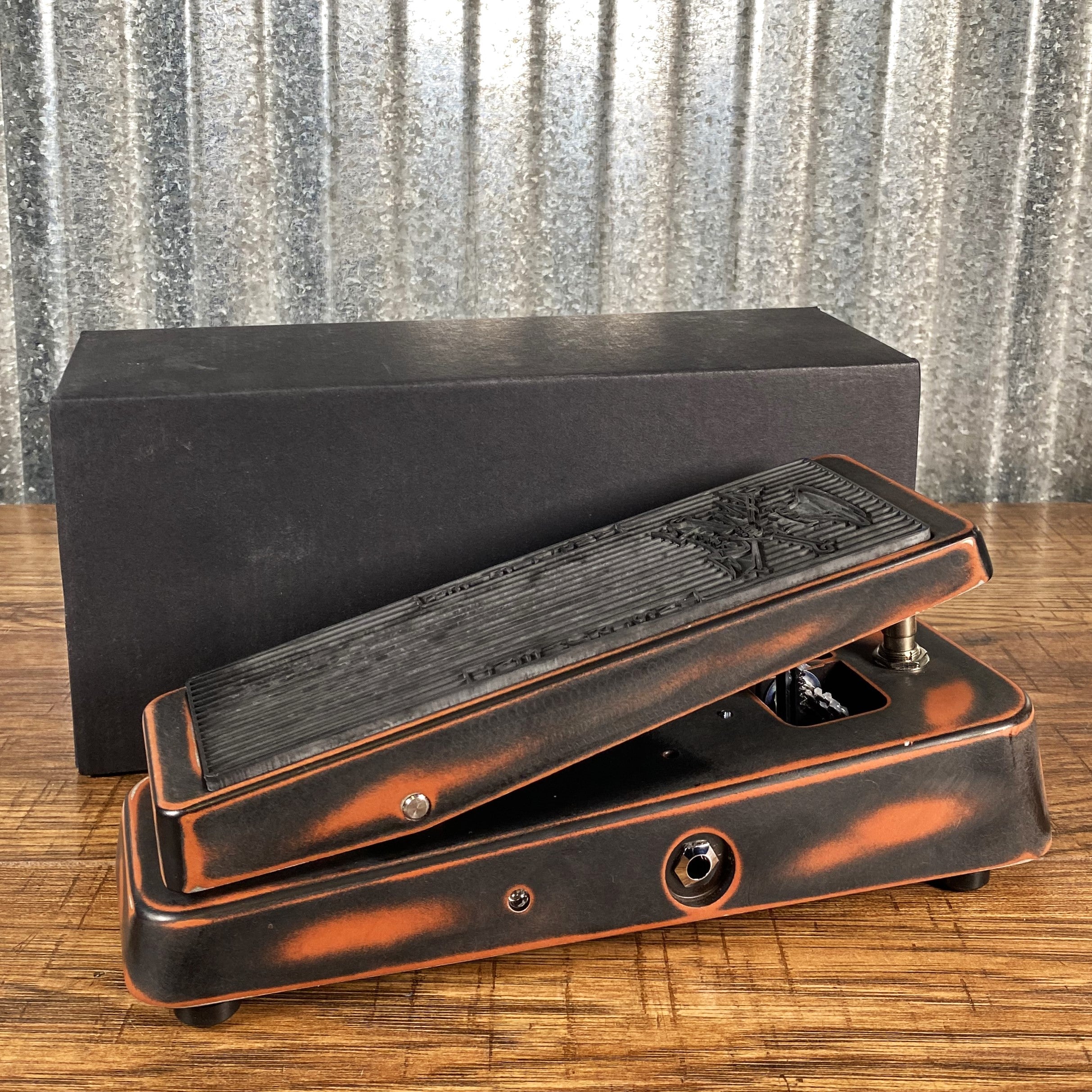 Dunlop SW95 Slash Cry Baby Wah Pedal | Music & Arts