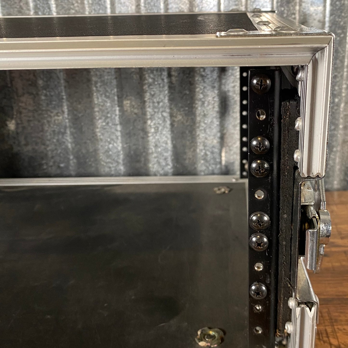 Road Runner 4RRUED 4 Space ATA 300 Deluxe Effects Rack #1 Used