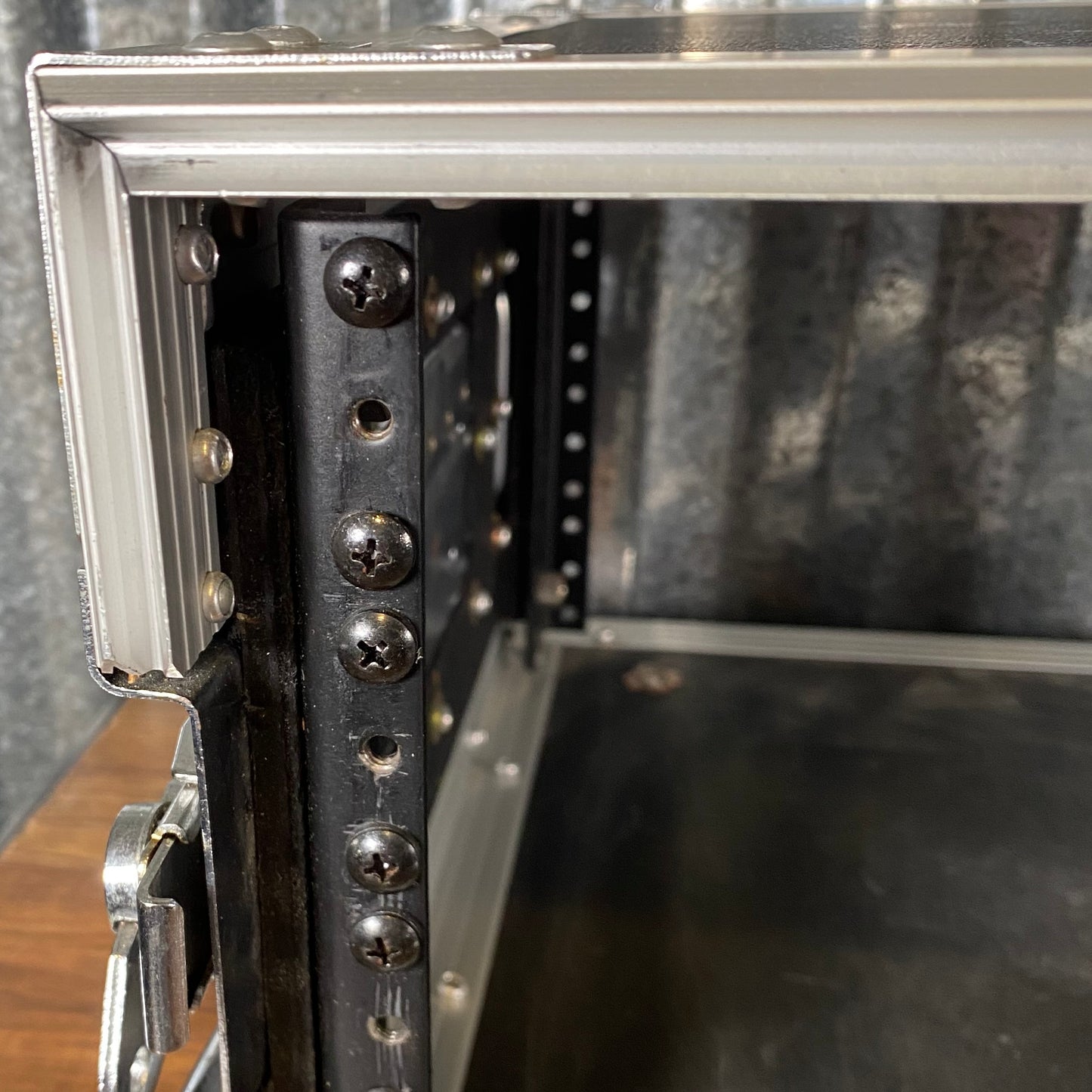 Road Runner 4RRUED 4 Space ATA 300 Deluxe Effects Rack #1 Used
