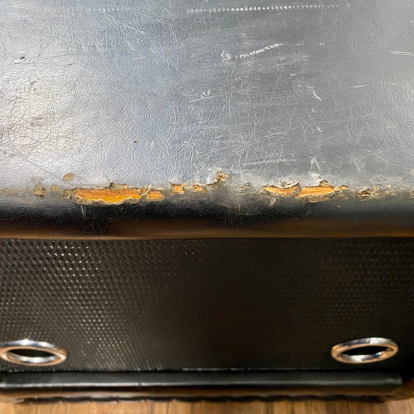 Kustom K100C-6 Tuck and Roll 15" Two Channel 50 Watt Solid State Vintage Guitar Bass Amplifier Combo Black Used