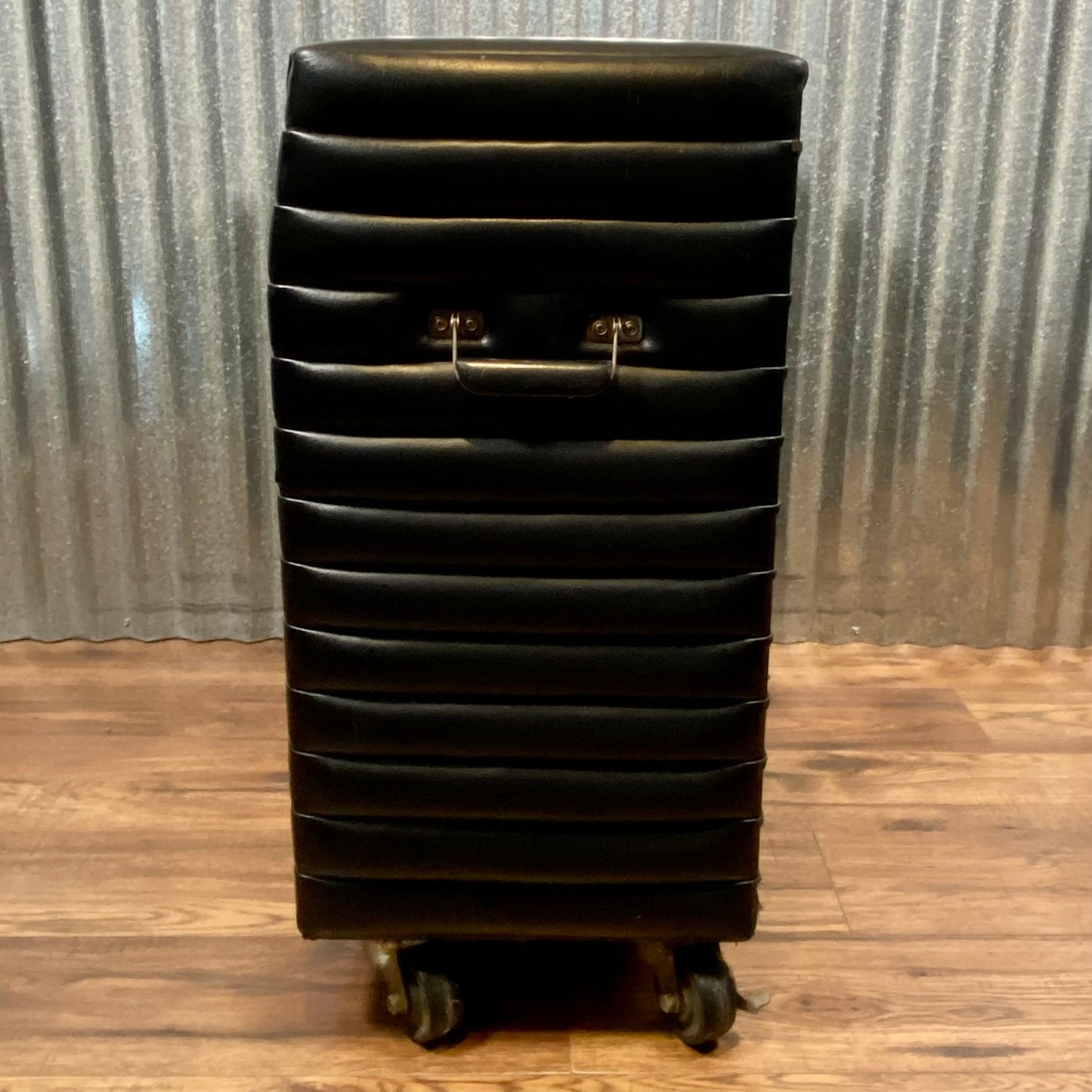 Kustom K100C-6 Tuck and Roll 15" Two Channel 50 Watt Solid State Vintage Guitar Bass Amplifier Combo Black Used