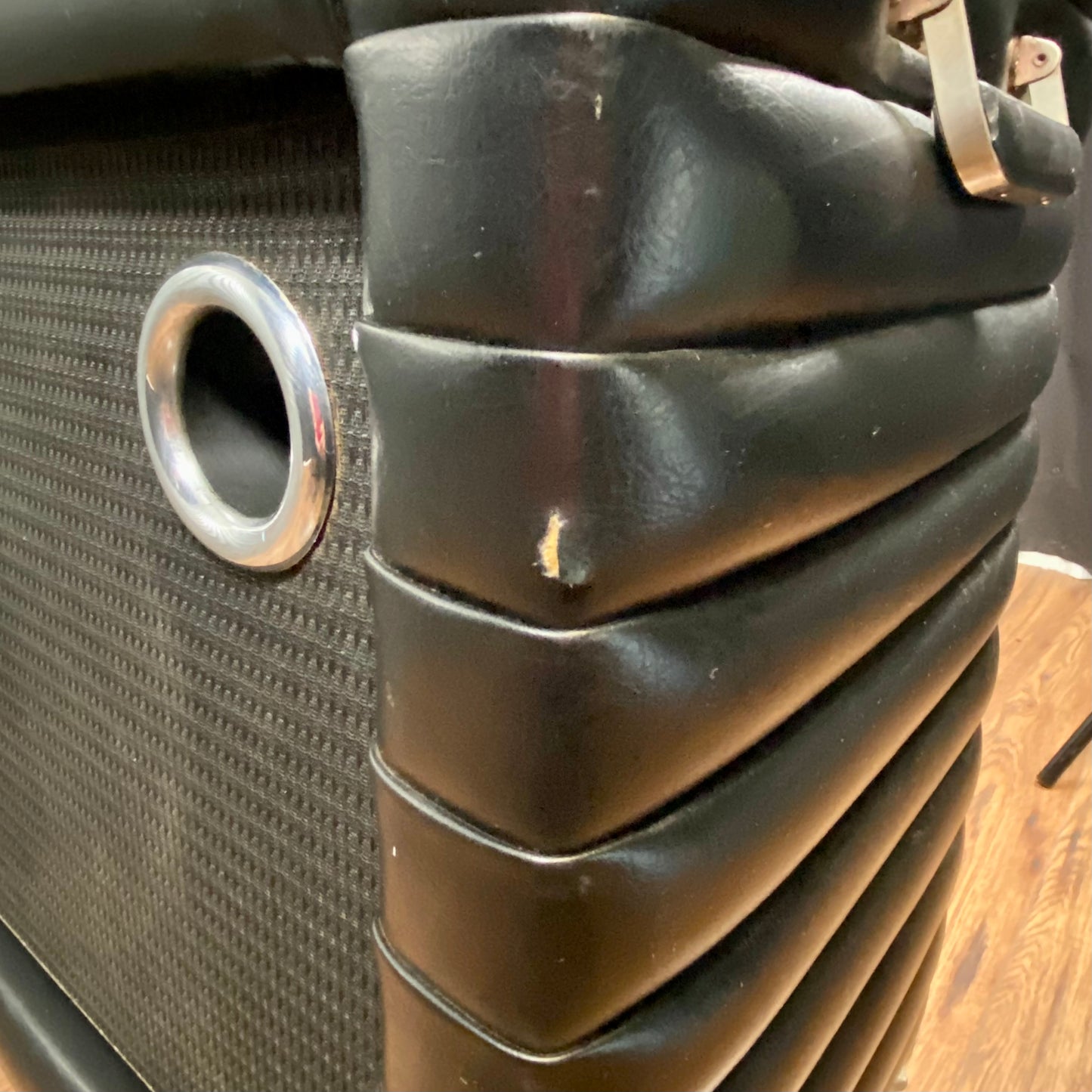 Kustom K100C-6 Tuck and Roll 15" Two Channel 50 Watt Solid State Vintage Guitar Bass Amplifier Combo Black Used