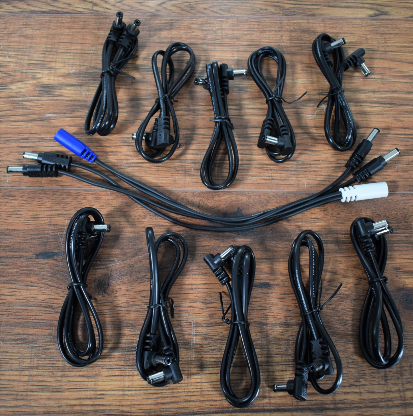 Warwick Rockboard Power Block ISOLATED V10 Outlet 9-18v Guitar Effect Pedal Pedalboard Power Supply Demo