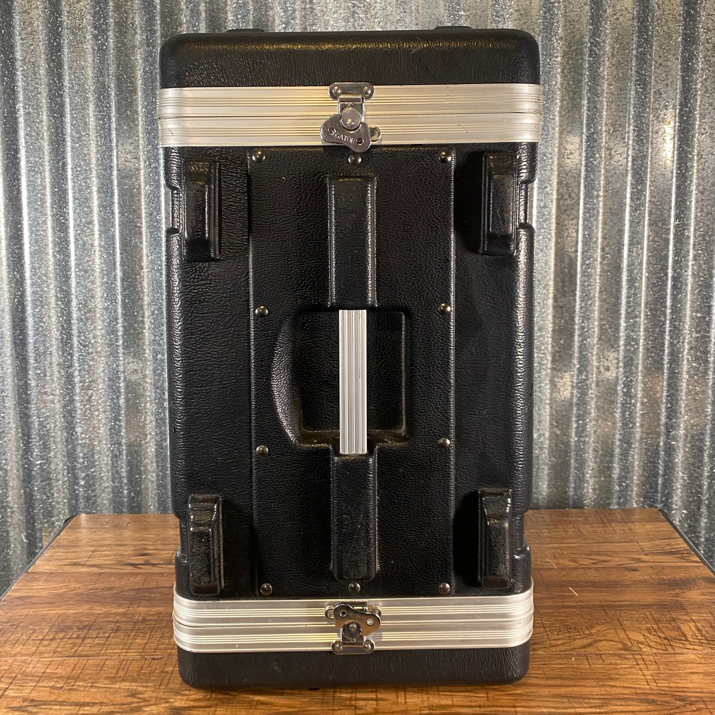 Gator GR-6L 6 Space Standard Locking Molded ABS Rack Case Used