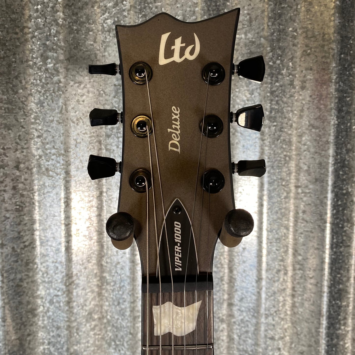 ESP LTD Viper-1000 Evertune Charcoal Metallic Satin EMG Guitar LVIPER1000ETCHMS #1510 Used