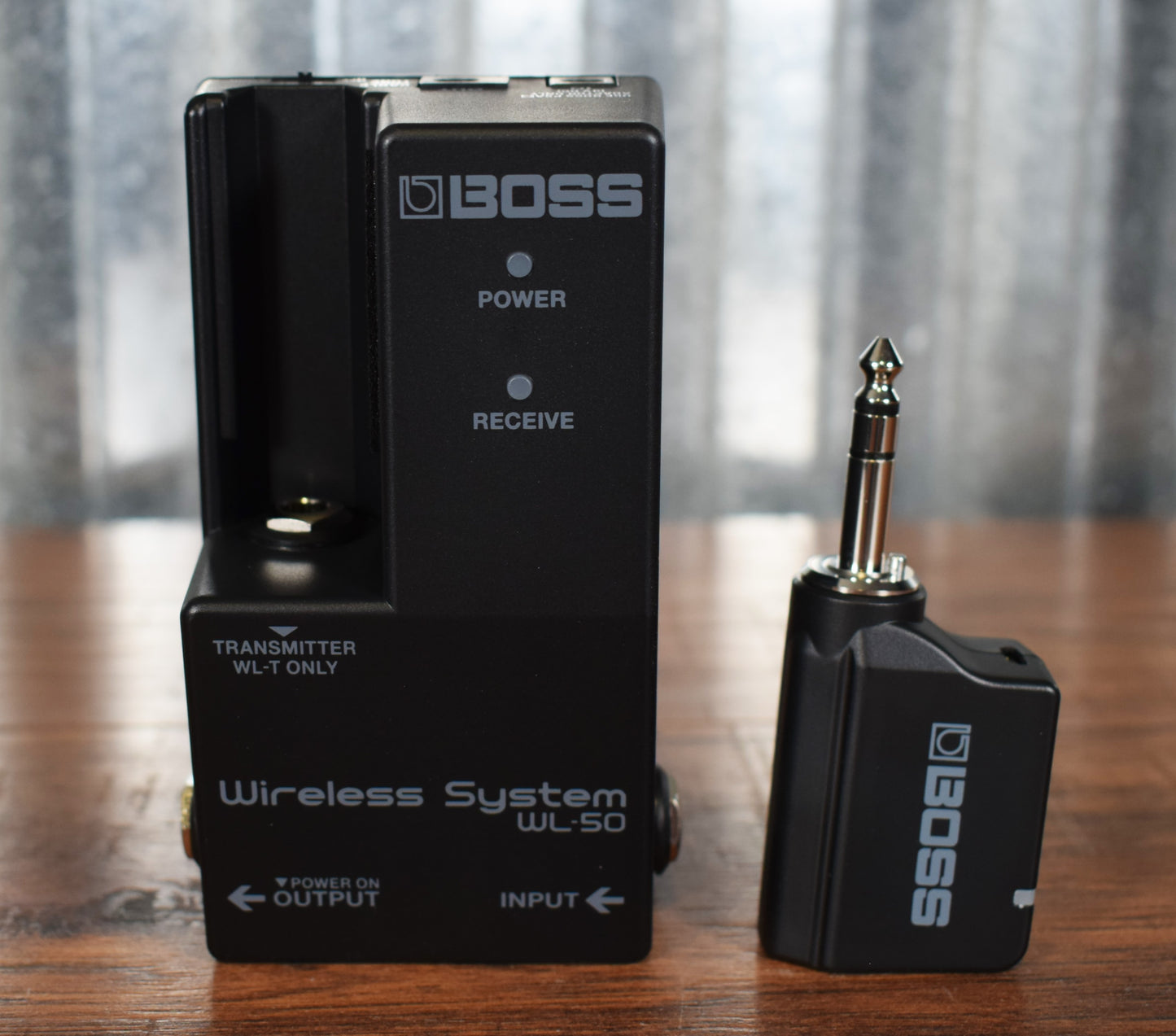 Boss WL-50 Guitar Bass Pedalboard Wireless System Demo