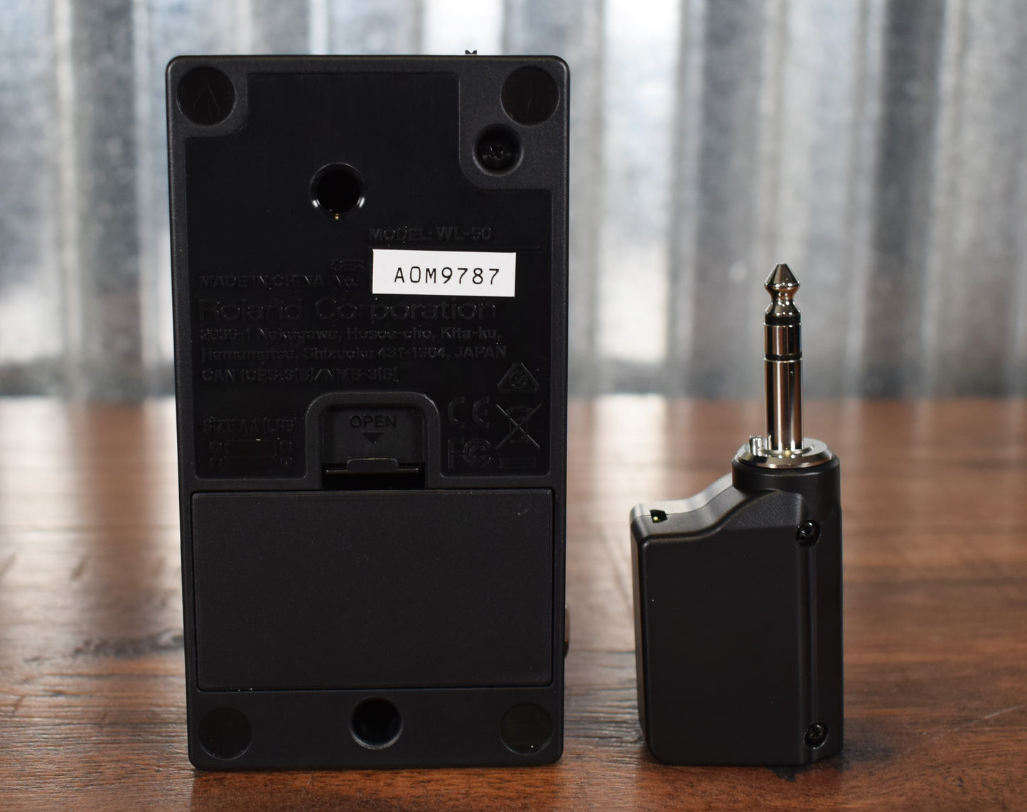 Boss WL-50 Guitar Bass Pedalboard Wireless System Demo