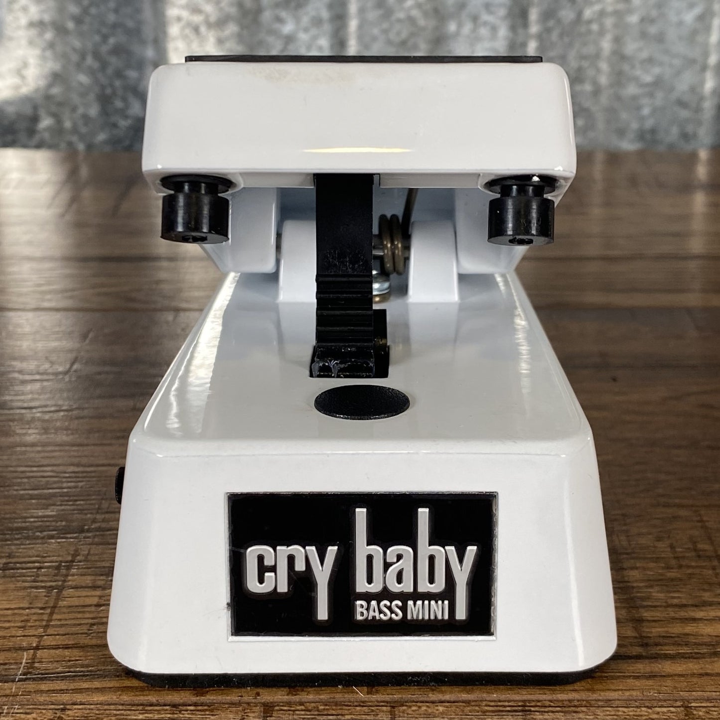 Dunlop CBM105Q Bass Crybaby Mini Bass Wah Effect Pedal Demo