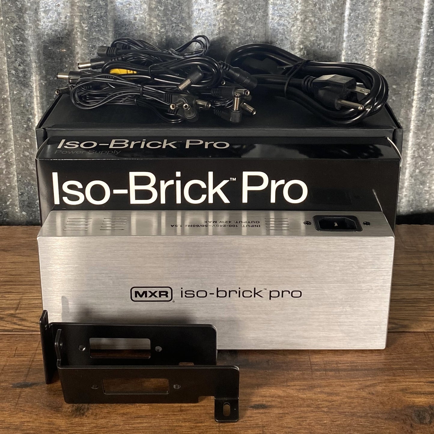 Dunlop MXR M242 ISO Brick Pro 9 Output Isolated Guitar Pedalboard Effect Pedal Power Supply Demo