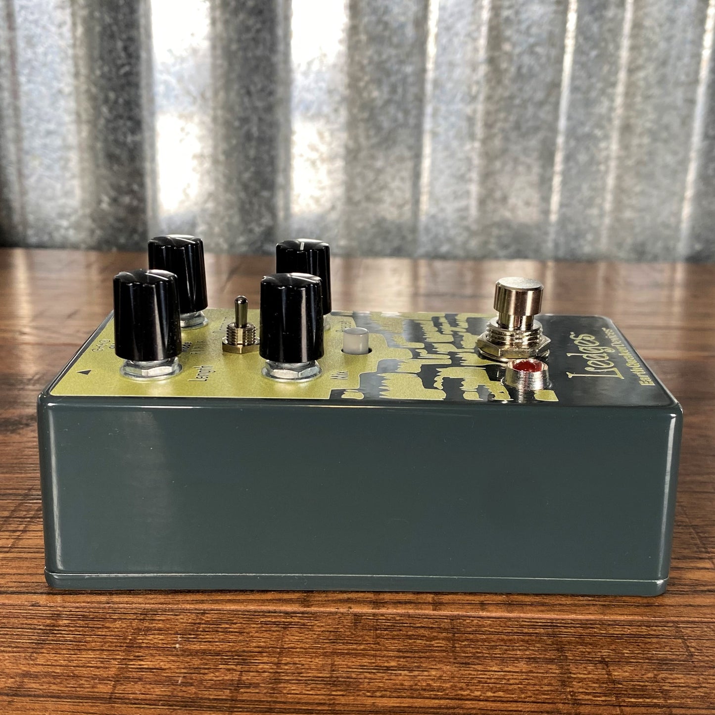 Earthquaker Devices EQD Ledges Tri Dimemsional Reverberation Machine Guitar Effect Pedal Demo