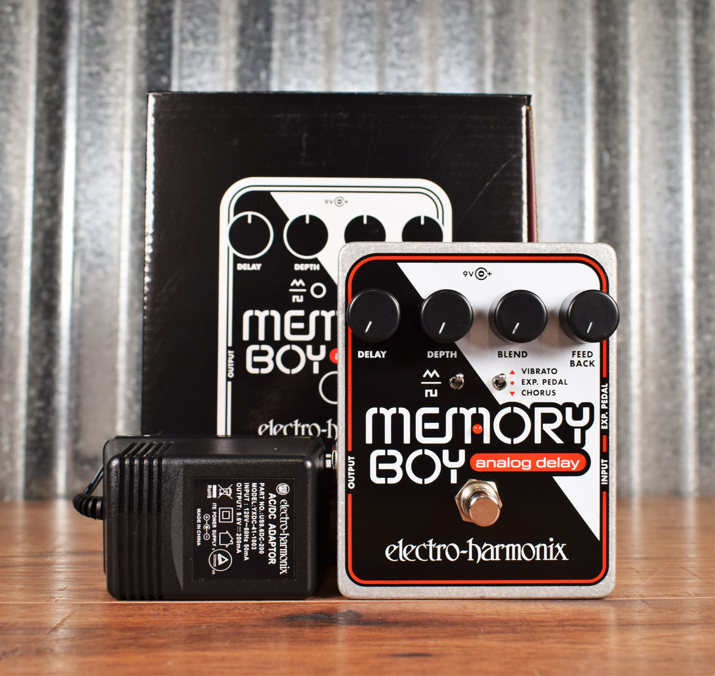 Electro-Harmonix EHX Memory Boy Analog Echo Chorus Vibrato Guitar Effect Pedal Demo