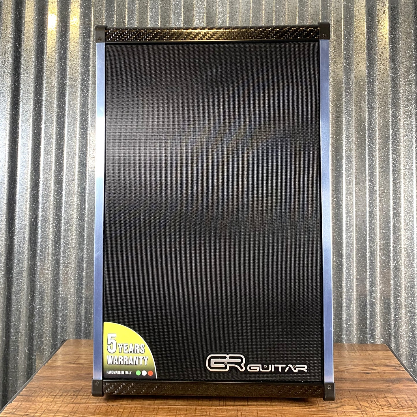 GR Guitar AT G212V TR 2x12 Passive 200 Watt Vertical Guitar Amplifier Speaker Cabinet Demo