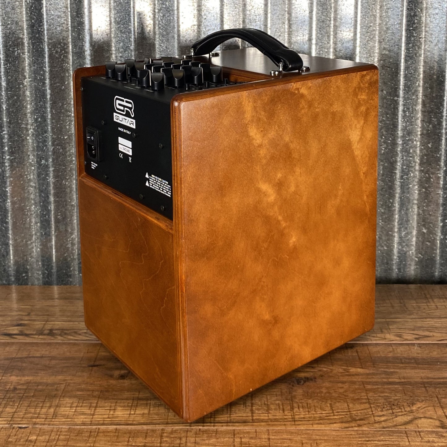 GR Guitar WD Acoustic 6 120 Watt 1x6 3 Channel with Effects Guitar Amplifier Combo Wood Demo