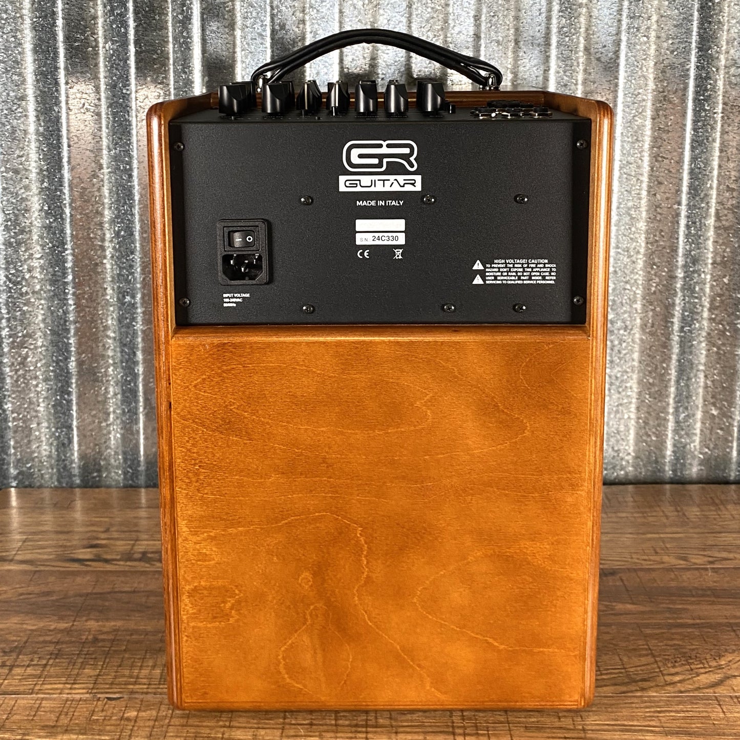 GR Guitar WD Acoustic 8 140 Watt 4 Channel 8 with Effects Acoustic Wood Amplifier Combo Demo