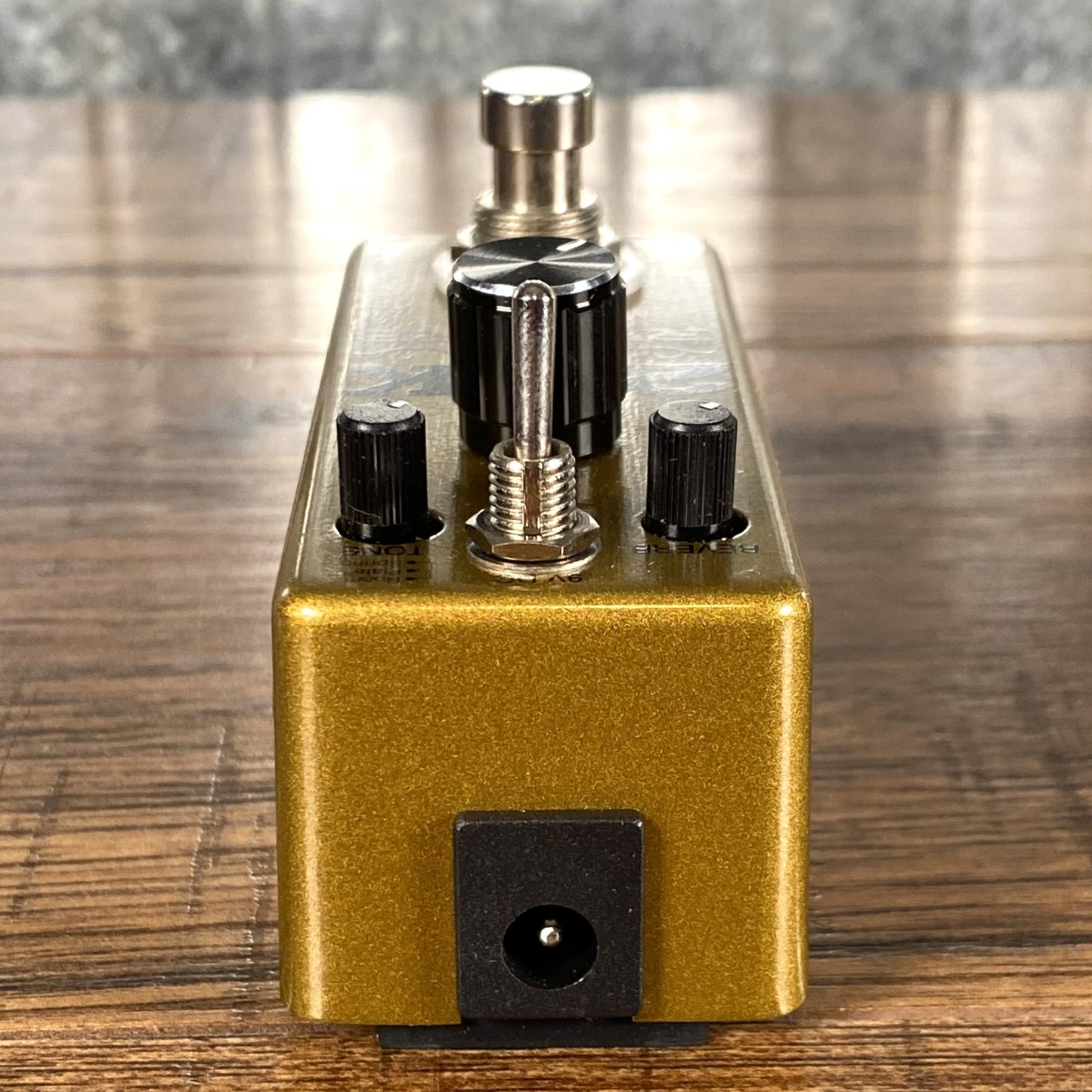 Outlaw Effects 24K Reverb Compact Guitar Effect Pedal Demo