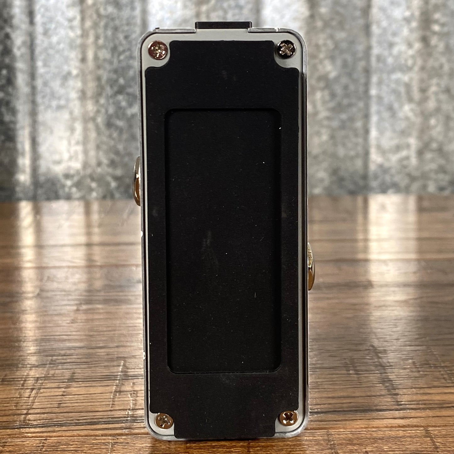 Outlaw Effects Rocker Box Tremolo Guitar Effect Pedal Demo