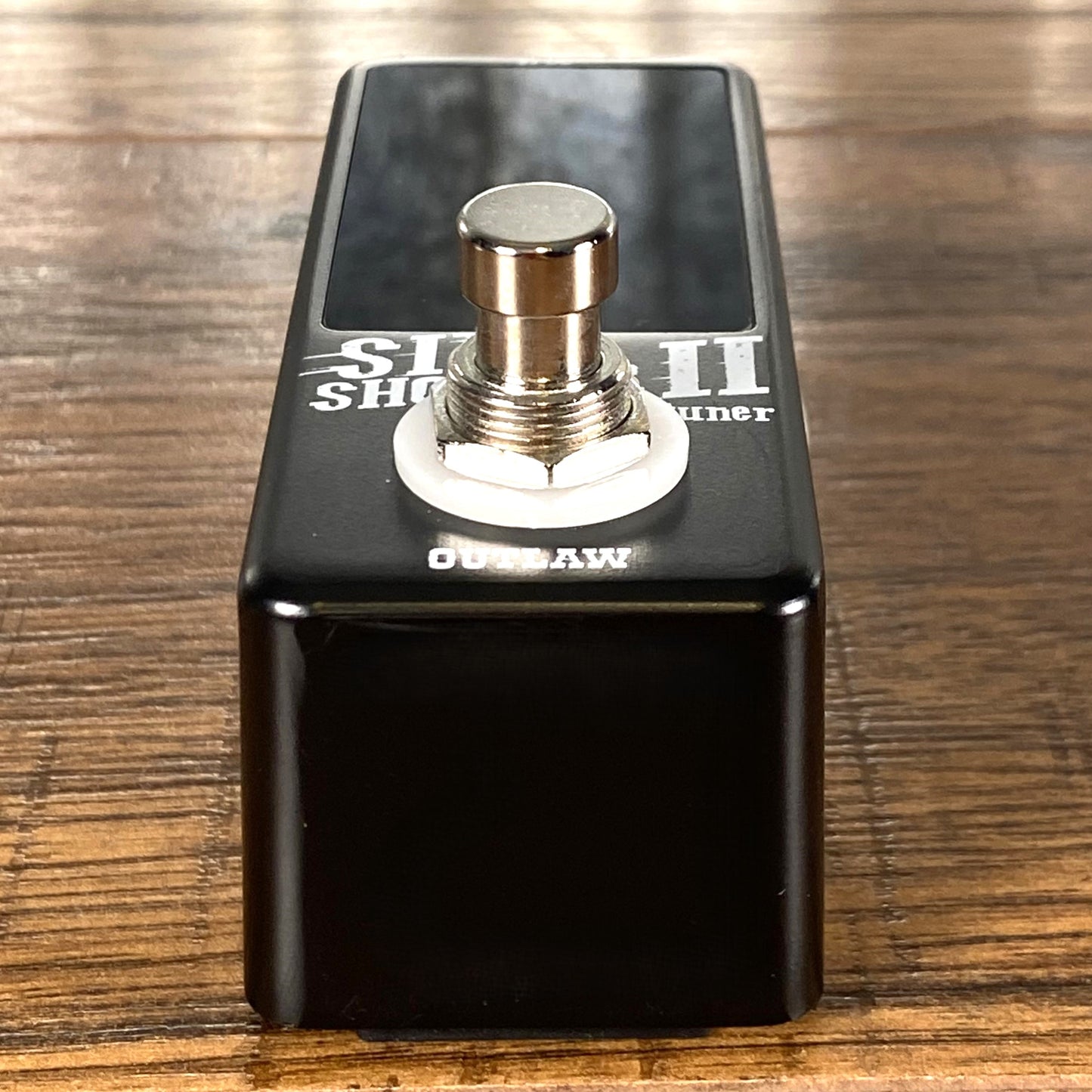 Outlaw Effects Six Shooter II Chromatic Tuner Guitar Effect Pedal Demo