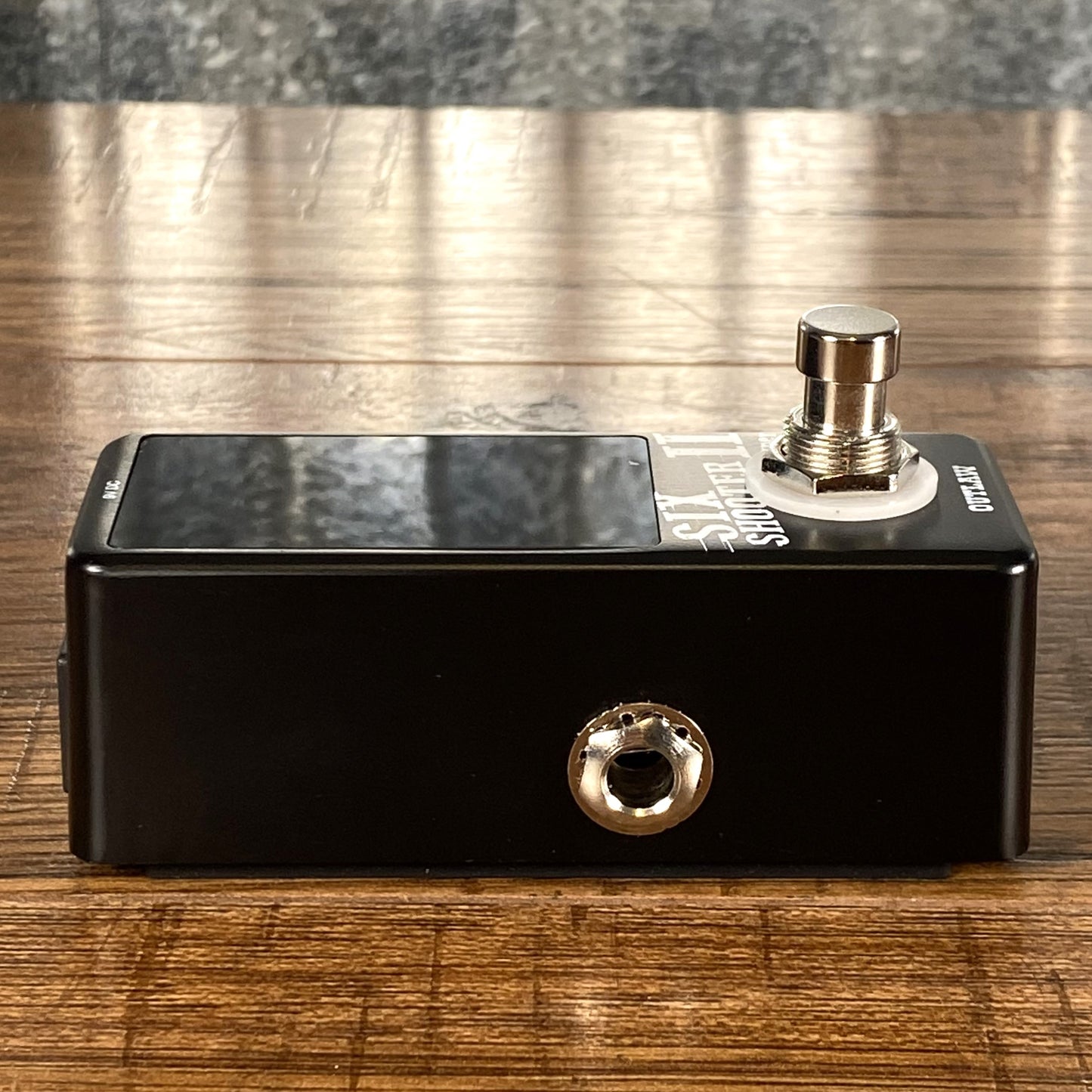 Outlaw Effects Six Shooter II Chromatic Tuner Guitar Effect Pedal Demo