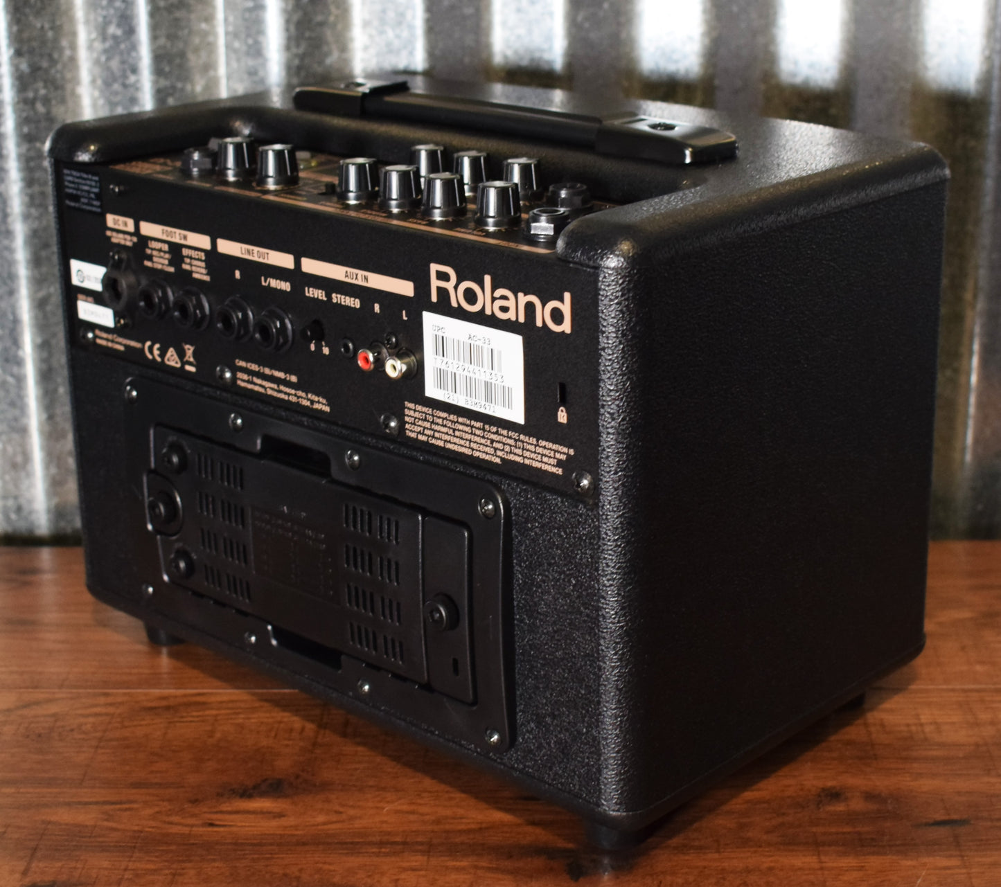 Roland AC-33 30 Watt 2x5' Chorus Acoustic Guitar Amplifier Demo
