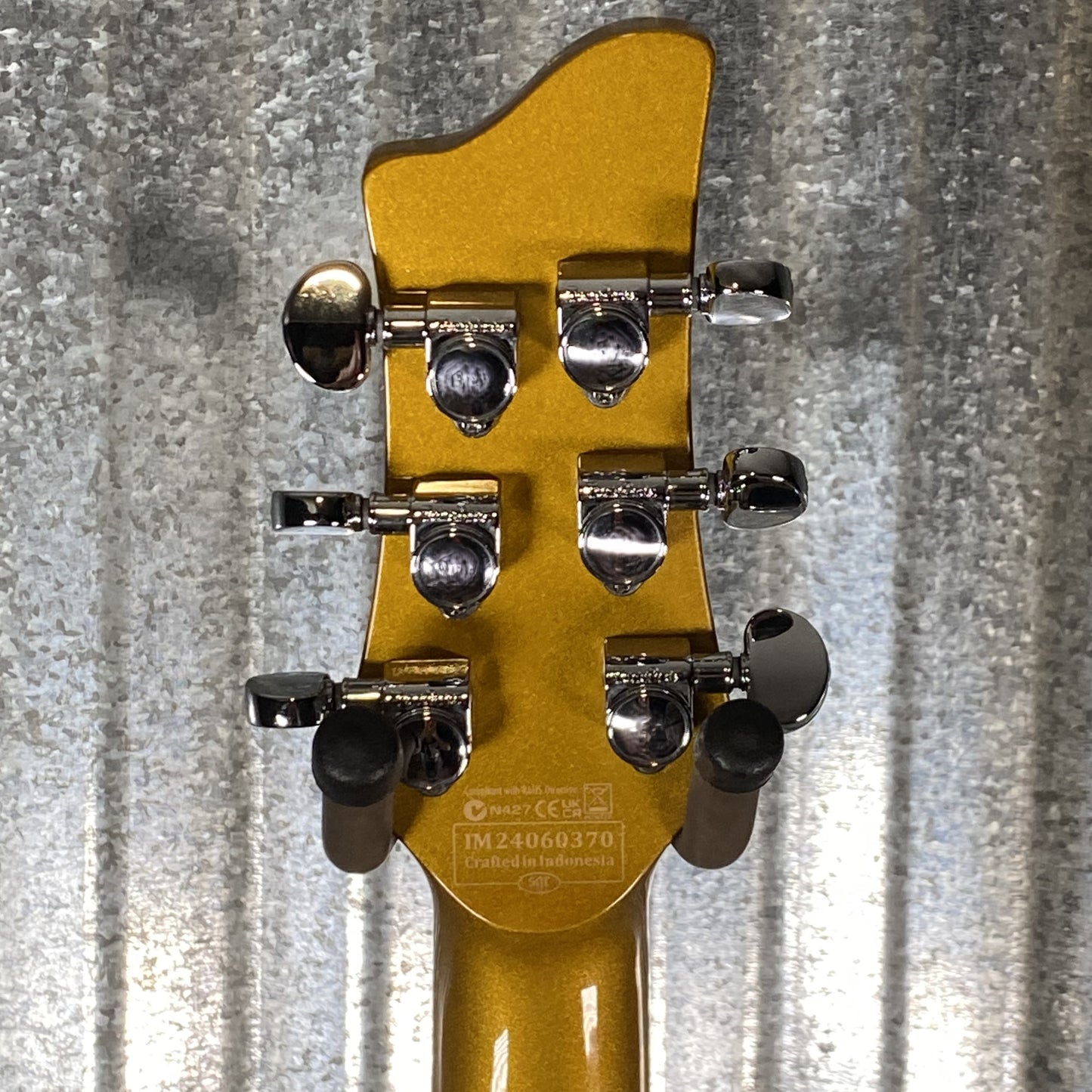 Schecter Stargazer 6 Vibrato Guitar Metallic Gold Used