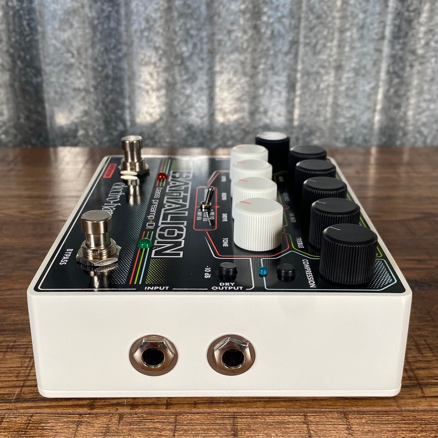 Electro-Harmonix EXH Battalion Bass Preamp EQ Noise Gate DI & Distortion Effect Pedal Demo