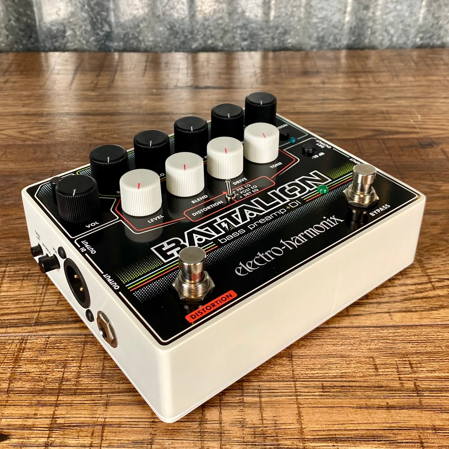 Electro-Harmonix EXH Battalion Bass Preamp EQ Noise Gate DI & Distortion Effect Pedal Demo
