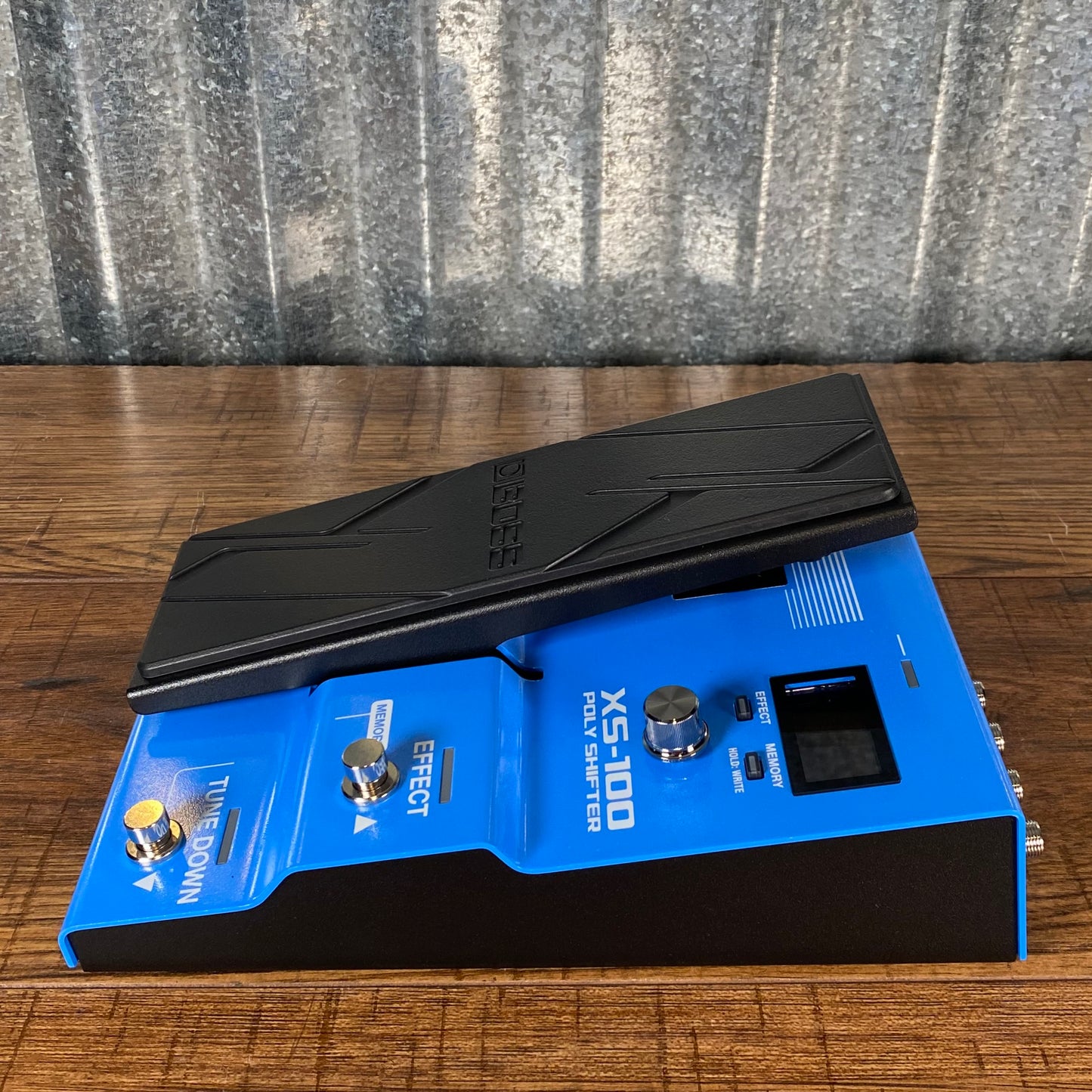 Boss XS-100 Poly Shifter Pitch Shift Guitar Bass Effect Pedal